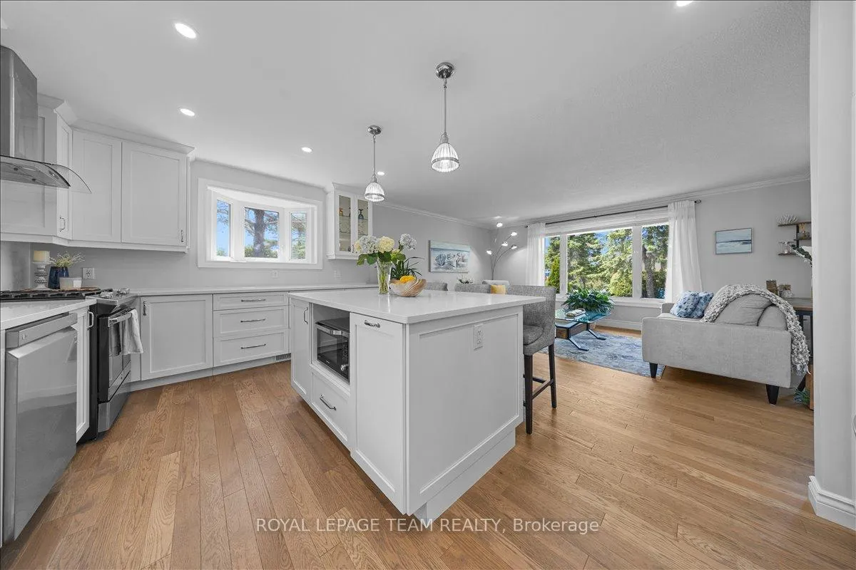 Photo 13 of 2 Lavina Crescent, Ottawa, Leslie Park — HOMEH