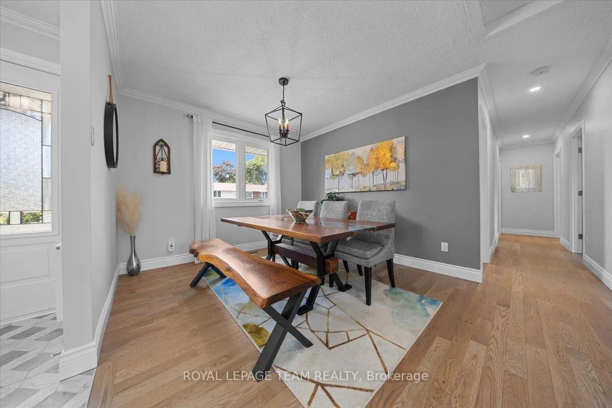 Photo 14 of 2 Lavina Crescent, Ottawa, Leslie Park — HOMEH