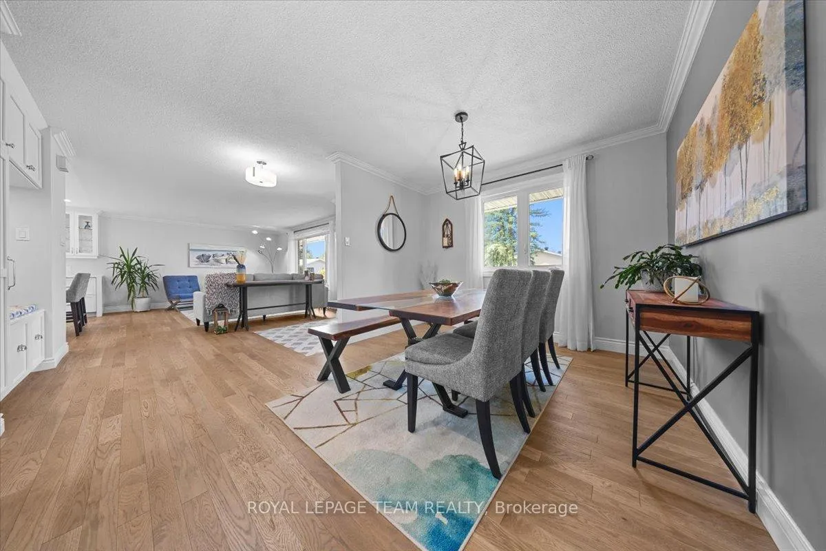 Photo 15 of 2 Lavina Crescent, Ottawa, Leslie Park — HOMEH