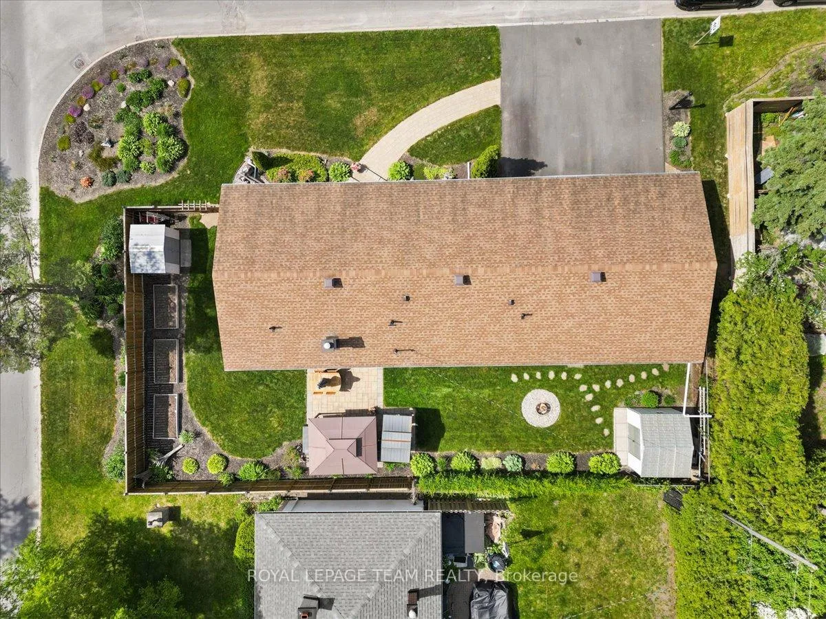 Photo 39 of 2 Lavina Crescent, Ottawa, Leslie Park — HOMEH