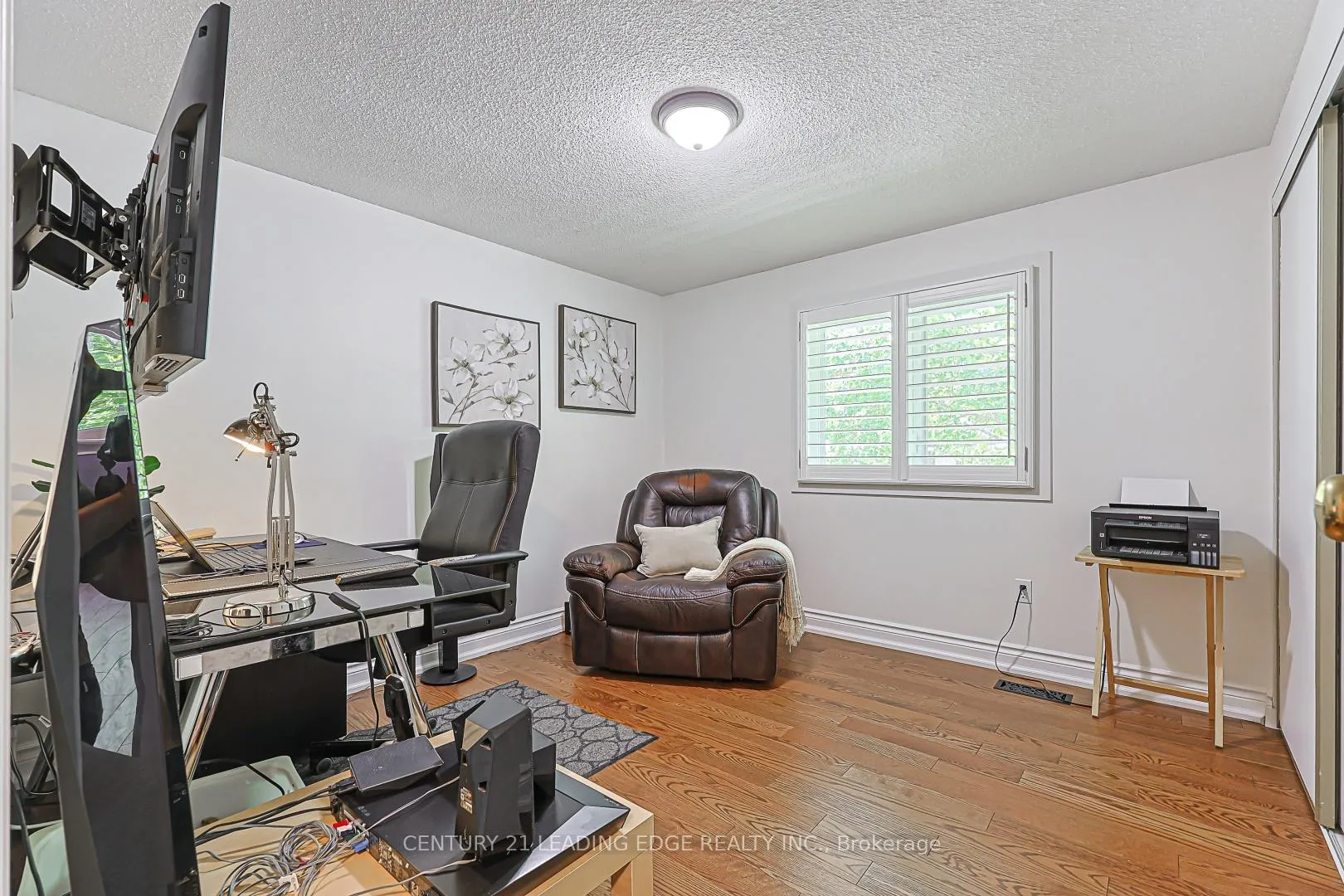 Photo 16 of 43 Bishop Crescent, Markham, Markham Village — HOMEH