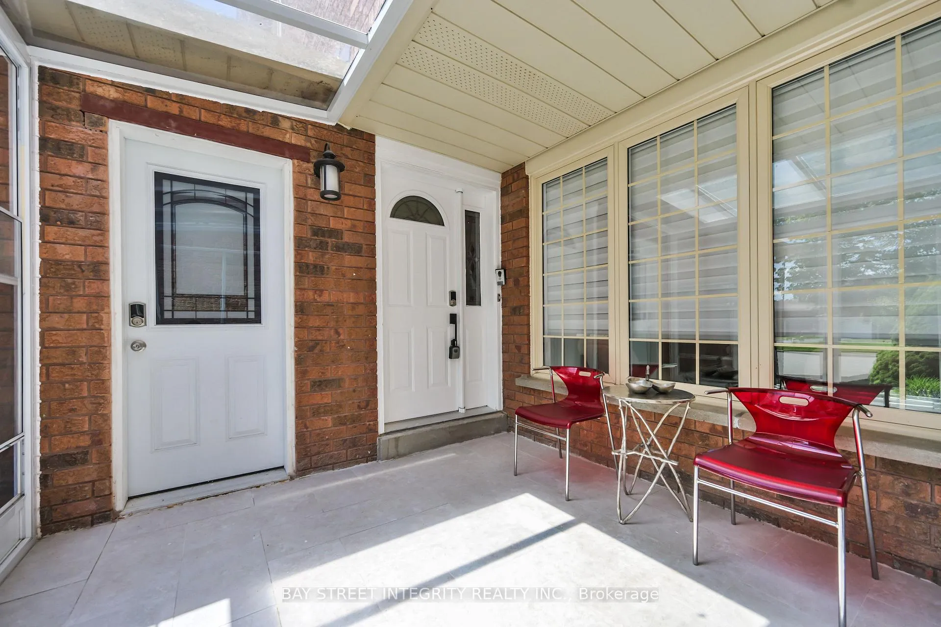 Photo 3 of 111 Michener Crescent, Markham, Raymerville — HOMEH
