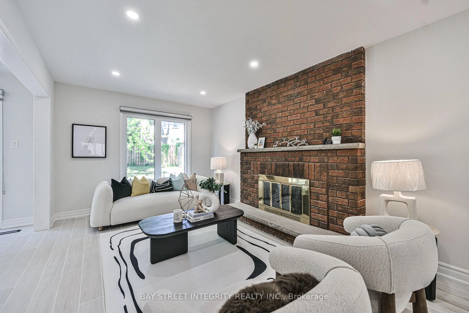 Photo 8 of 111 Michener Crescent, Markham, Raymerville — HOMEH