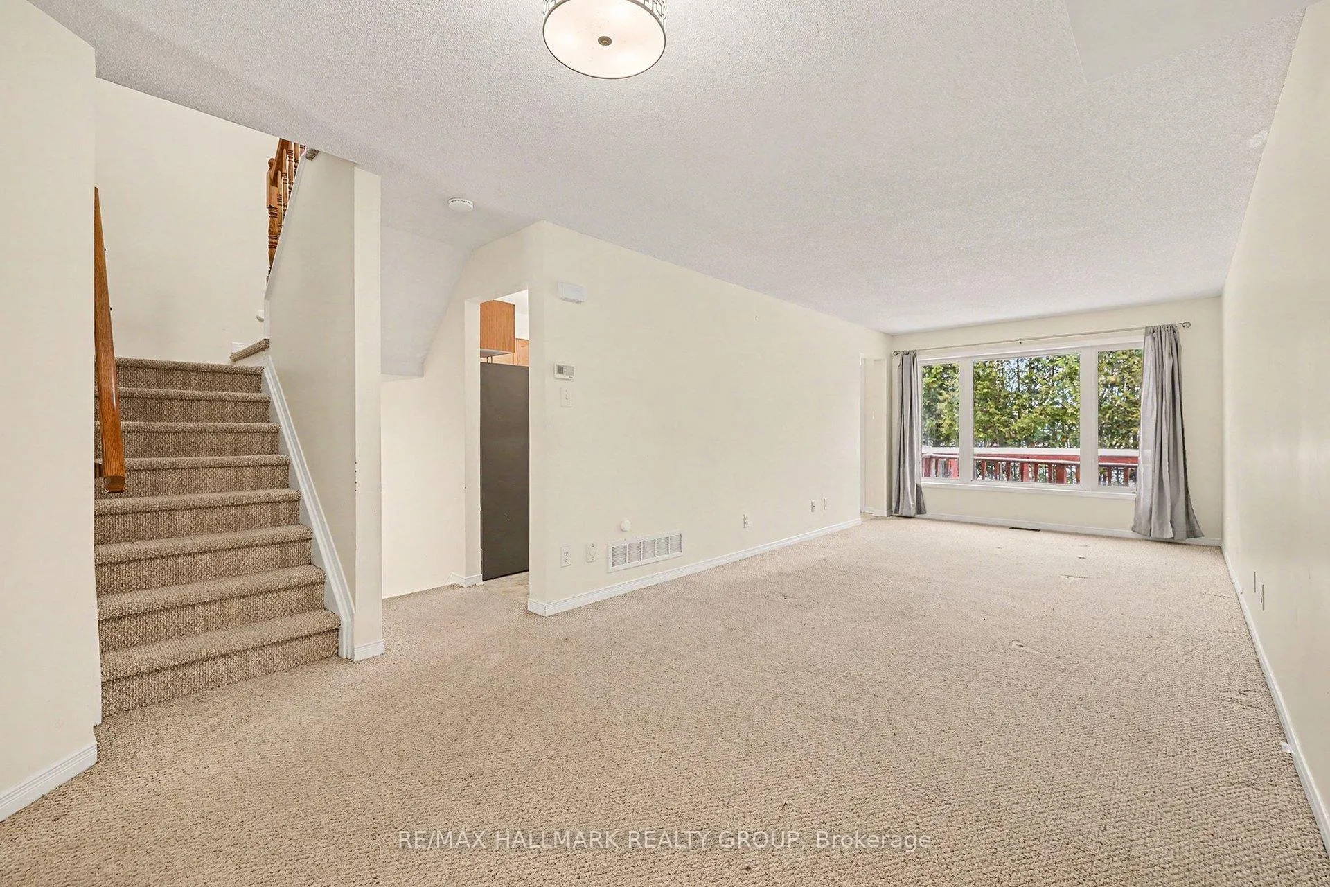 Photo 3 of 1073 Marconi Avenue, Ottawa, Kanata - Morgan's Grant/South March — HOMEH