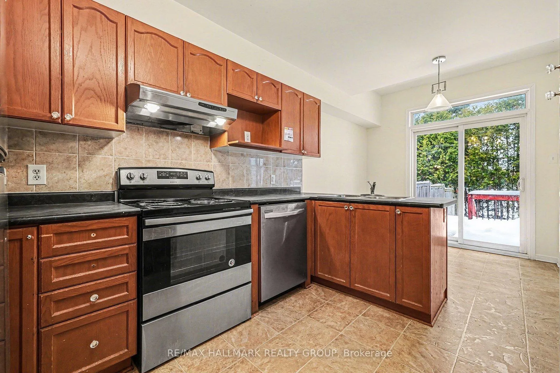 Photo 5 of 1073 Marconi Avenue, Ottawa, Kanata - Morgan's Grant/South March — HOMEH