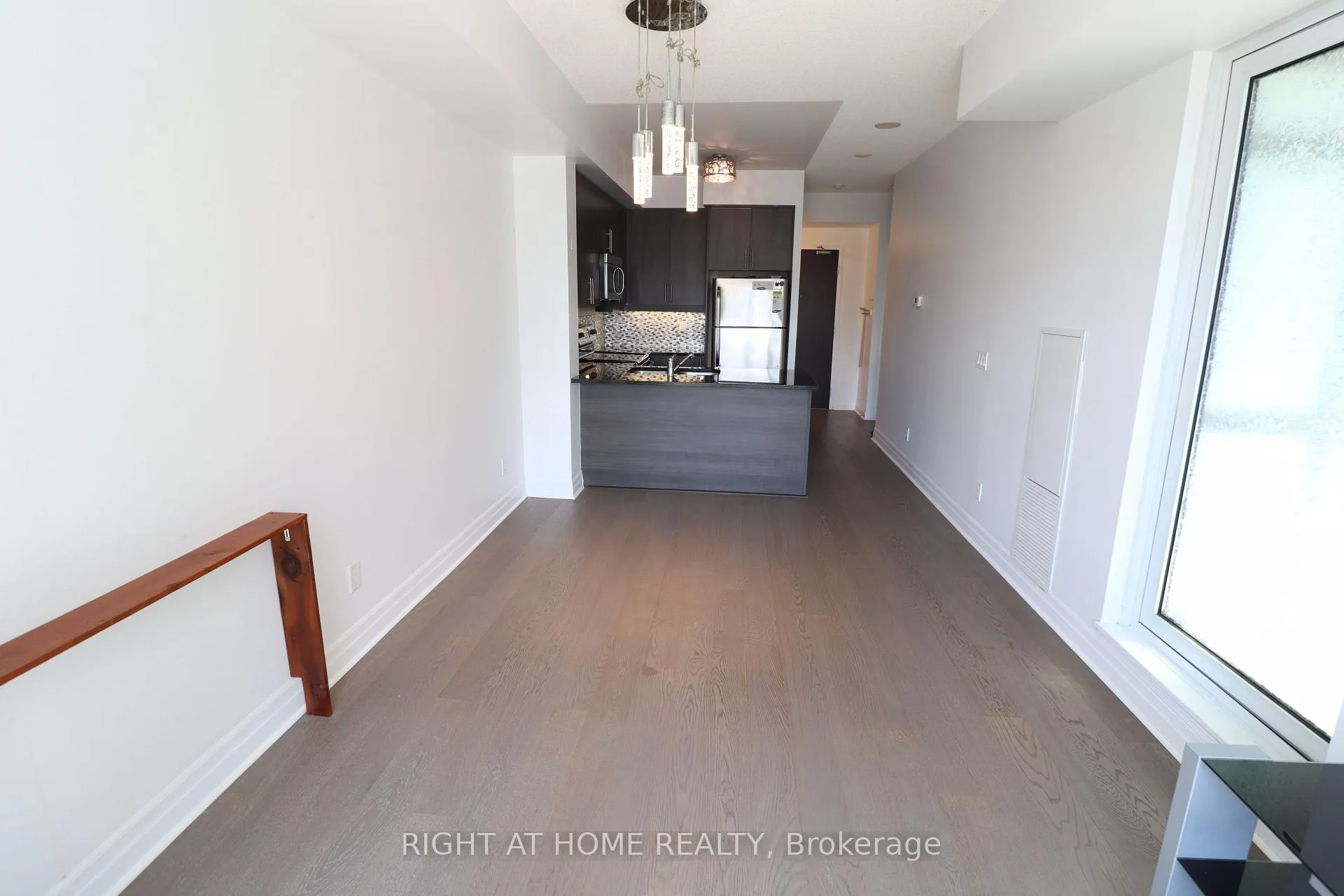 Photo 4 of Unit 402, 8130 Birchmount Road, Markham, Unionville — HOMEH