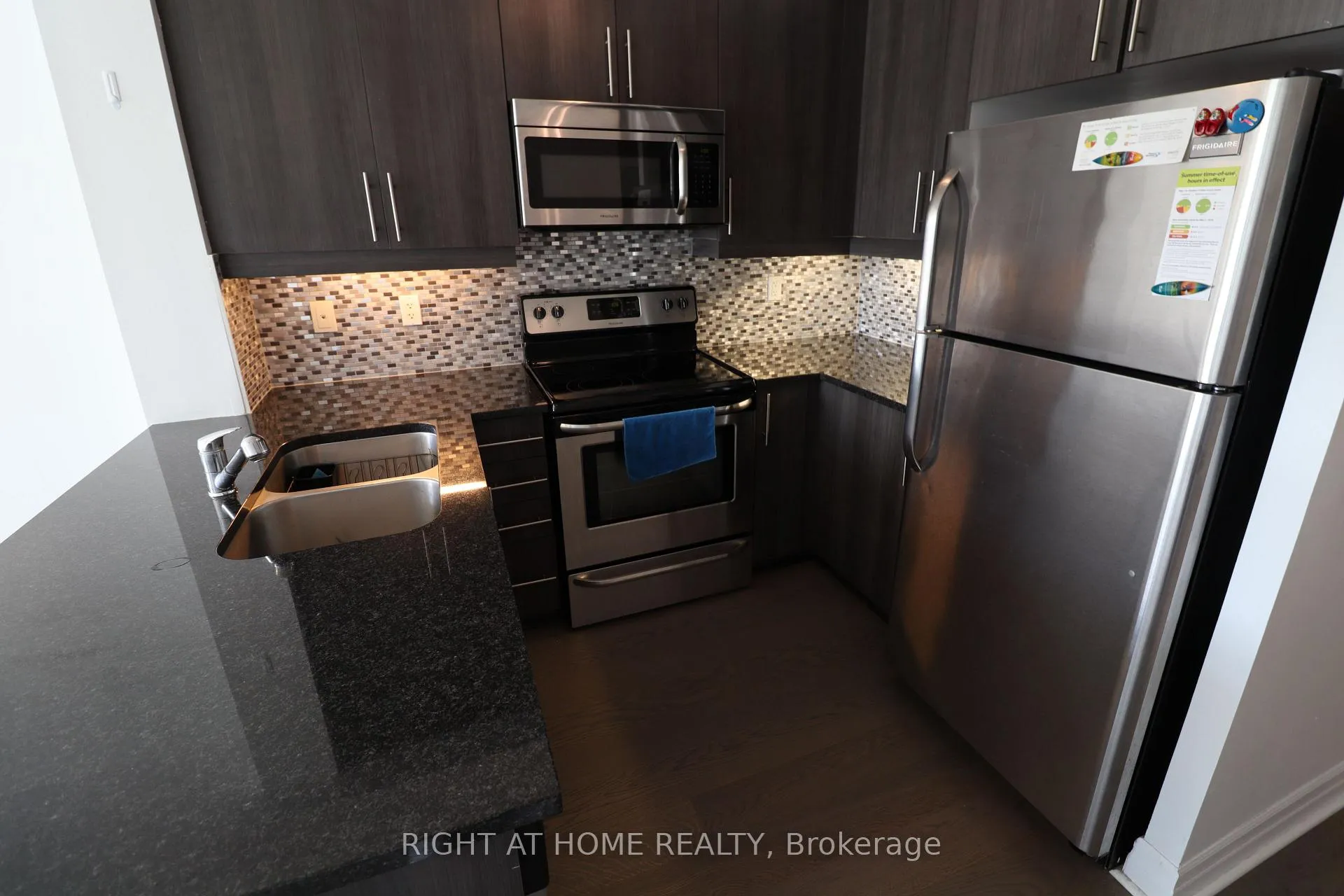 Photo 7 of Unit 402, 8130 Birchmount Road, Markham, Unionville — HOMEH