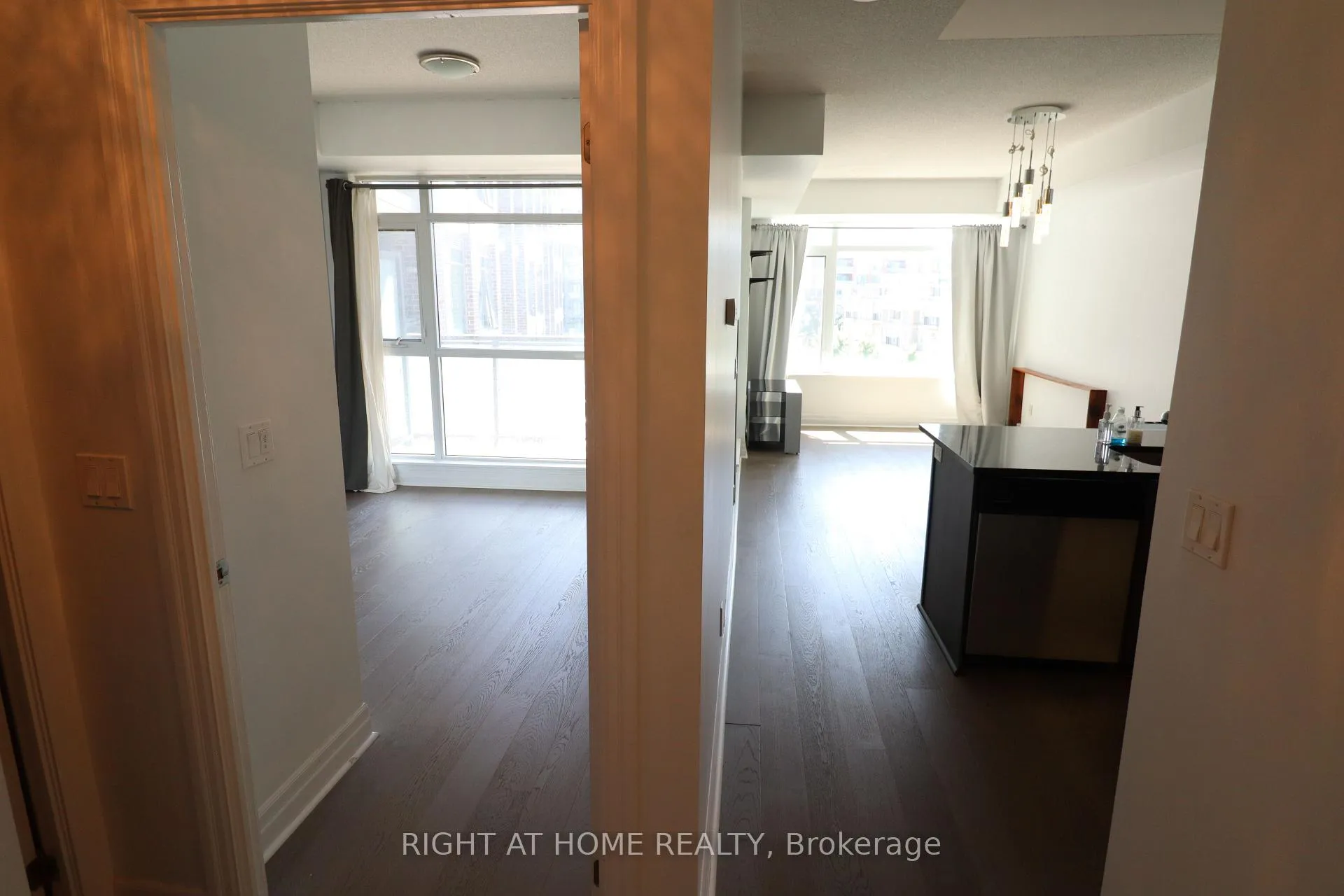 Photo 8 of Unit 402, 8130 Birchmount Road, Markham, Unionville — HOMEH