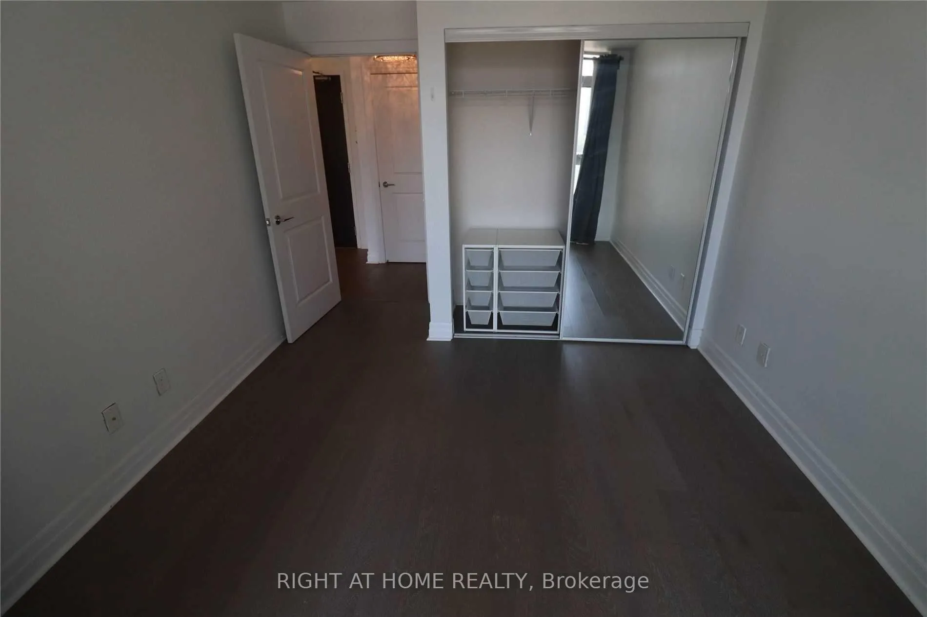 Photo 10 of Unit 402, 8130 Birchmount Road, Markham, Unionville — HOMEH
