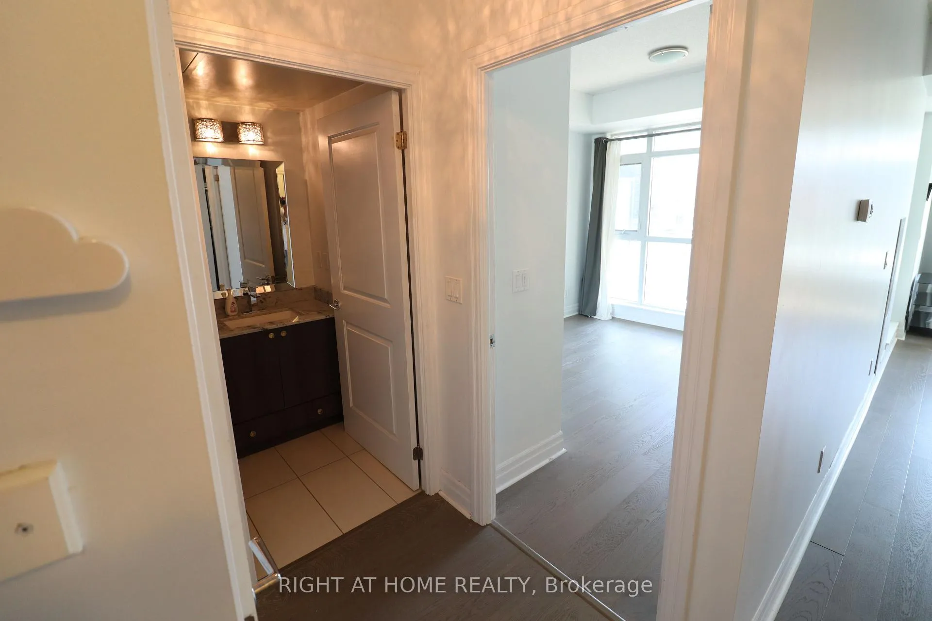 Photo 12 of Unit 402, 8130 Birchmount Road, Markham, Unionville — HOMEH