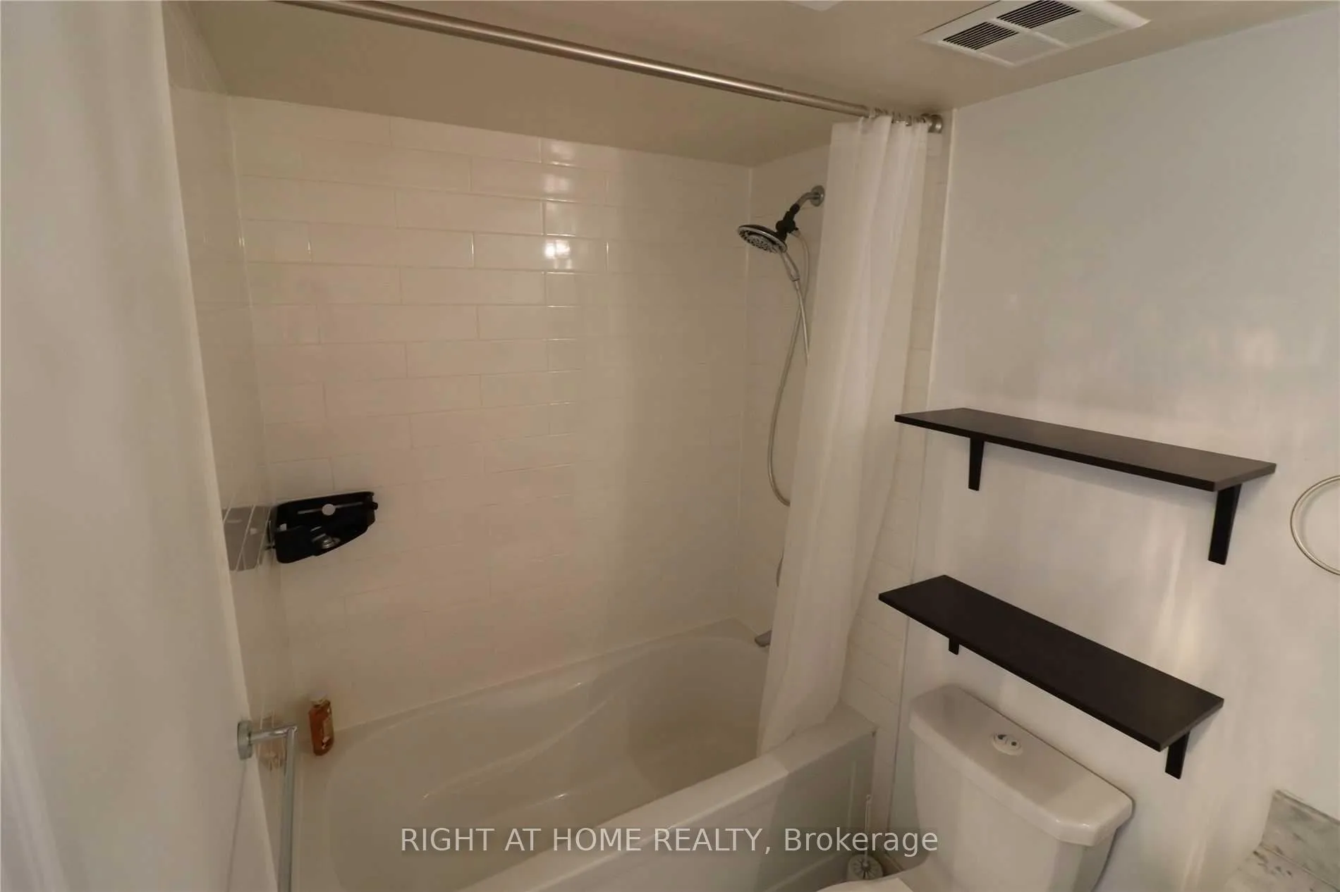 Photo 14 of Unit 402, 8130 Birchmount Road, Markham, Unionville — HOMEH