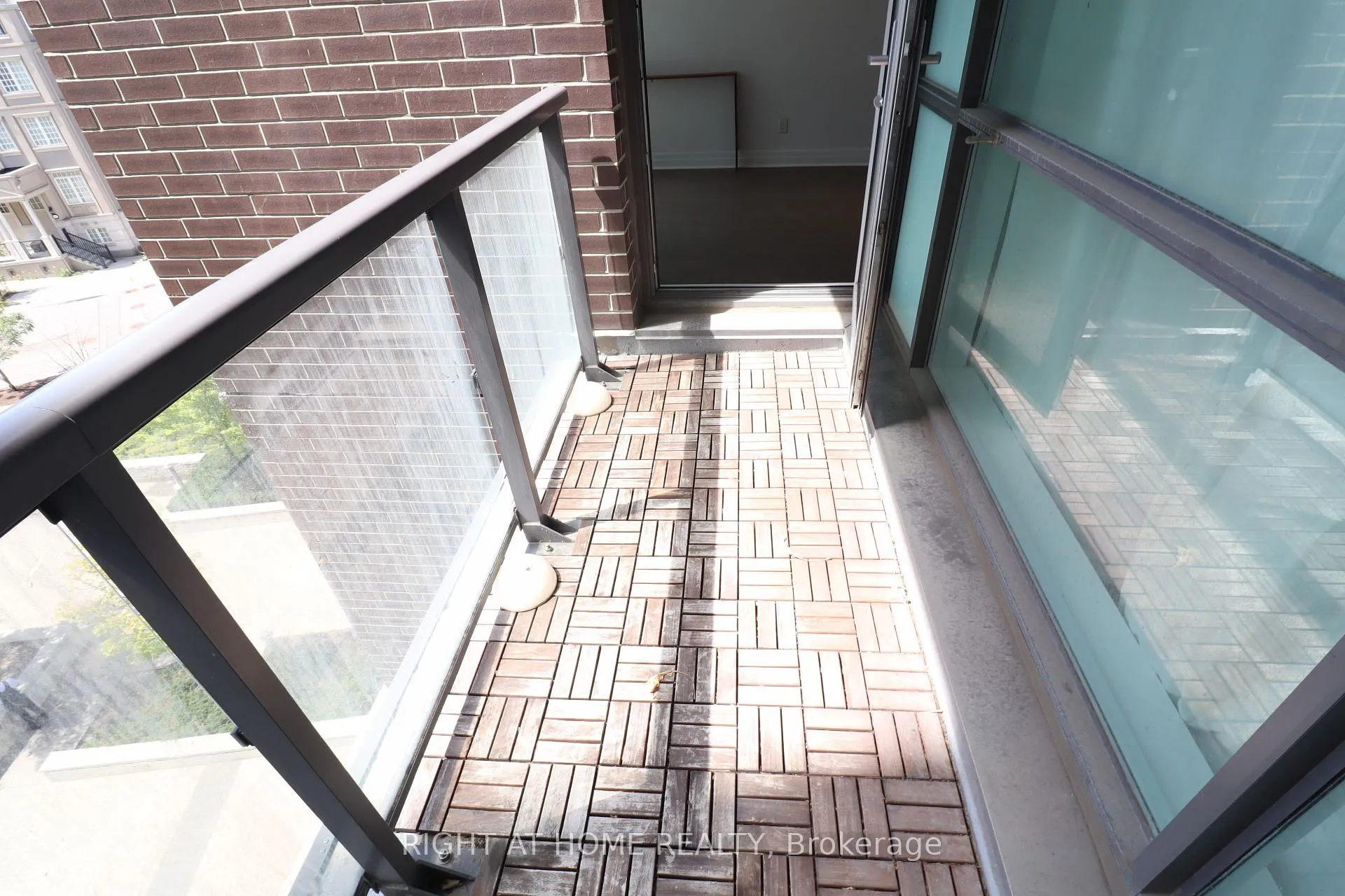 Photo 18 of Unit 402, 8130 Birchmount Road, Markham, Unionville — HOMEH