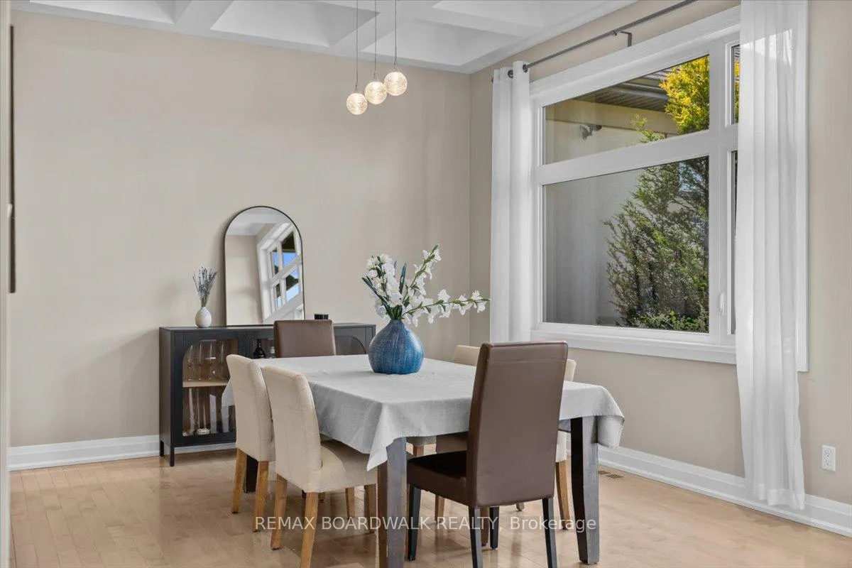 Photo 5 of 7412 Blue Water Crescent, Ottawa, Greely — HOMEH