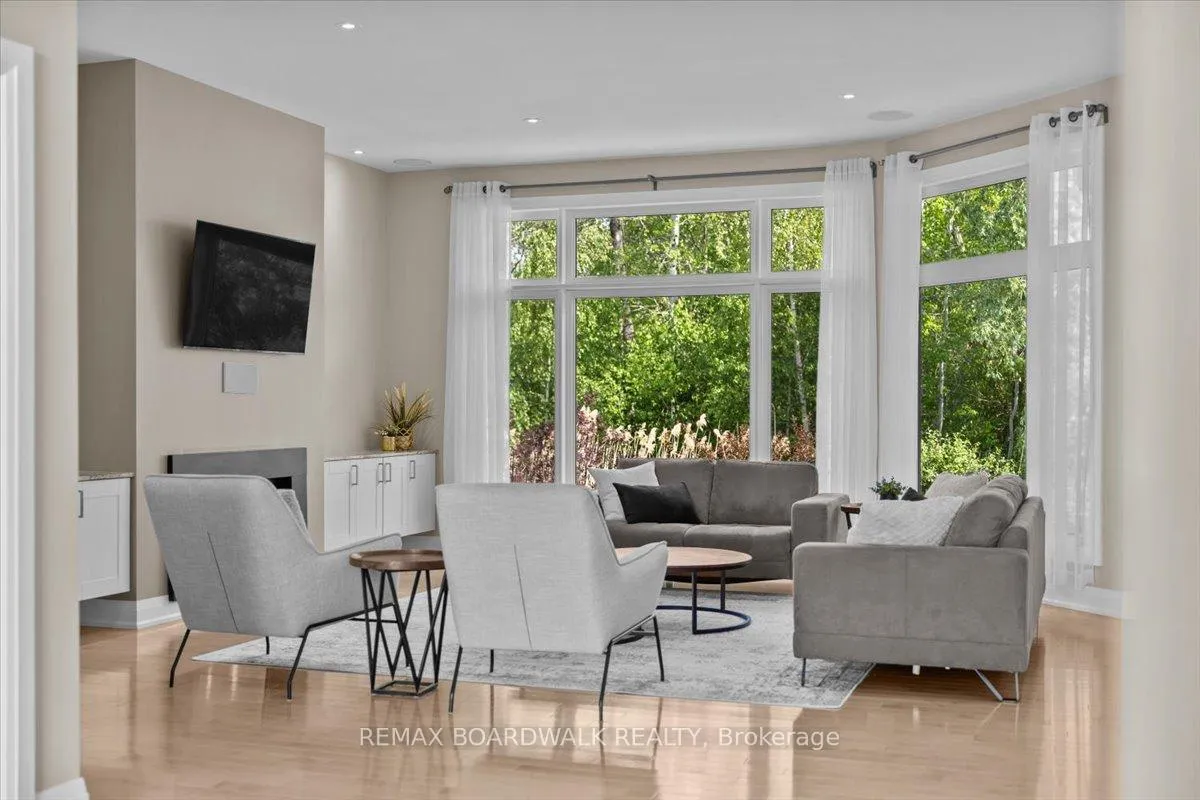 Photo 10 of 7412 Blue Water Crescent, Ottawa, Greely — HOMEH