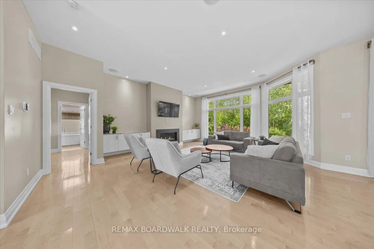 Photo 12 of 7412 Blue Water Crescent, Ottawa, Greely — HOMEH
