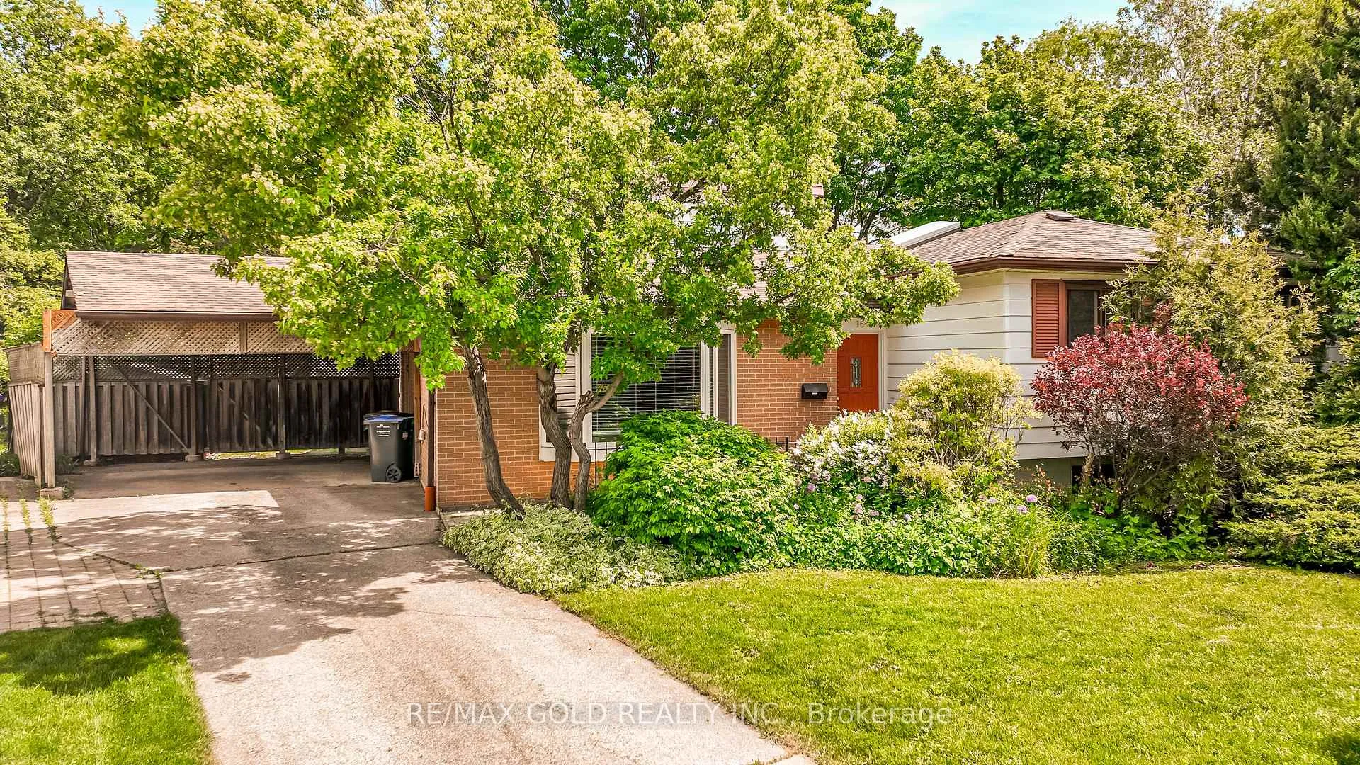 Photo 5 of 16 Donalda Place, Brampton, Southgate — HOMEH
