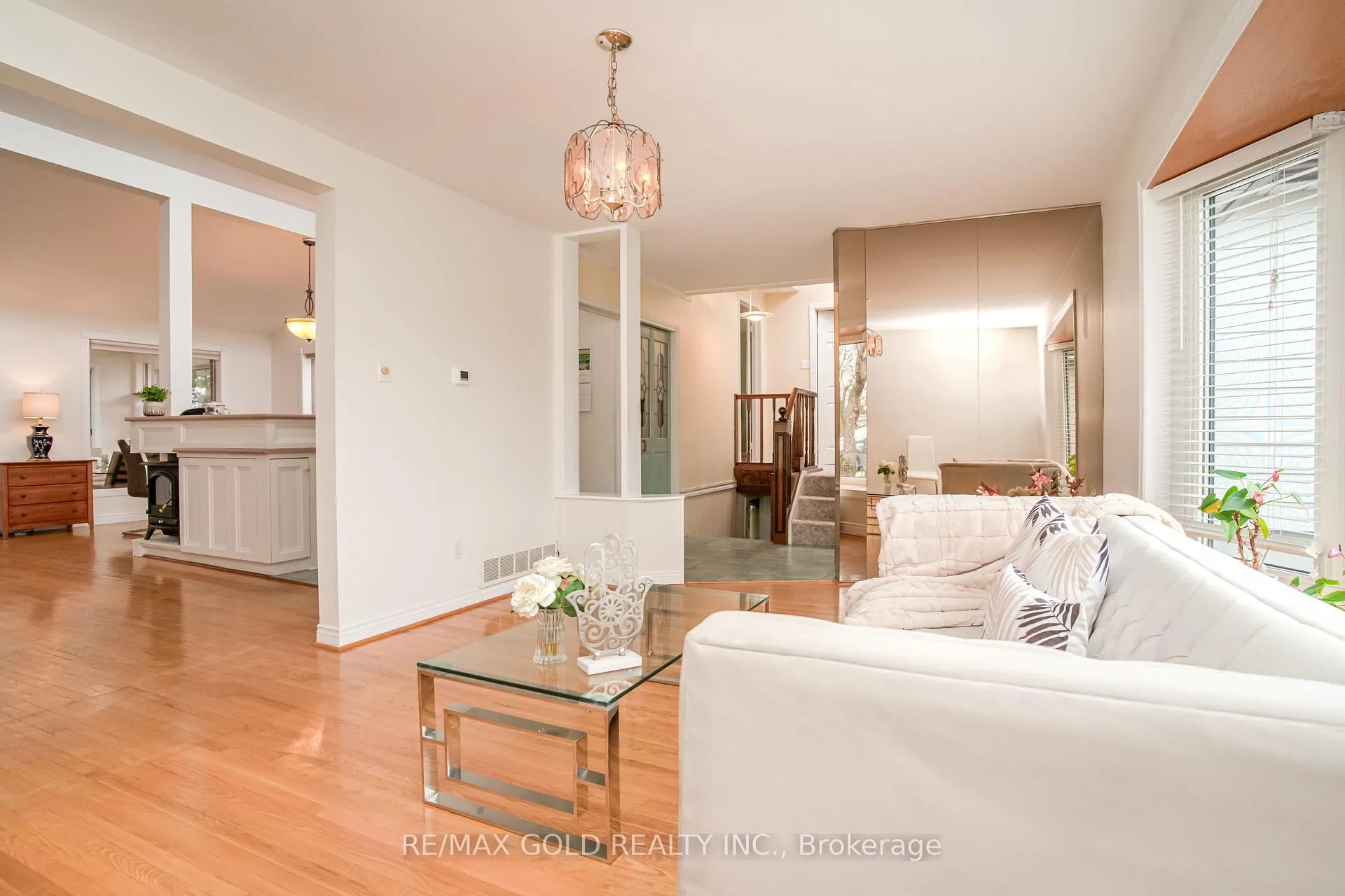 Photo 12 of 16 Donalda Place, Brampton, Southgate — HOMEH