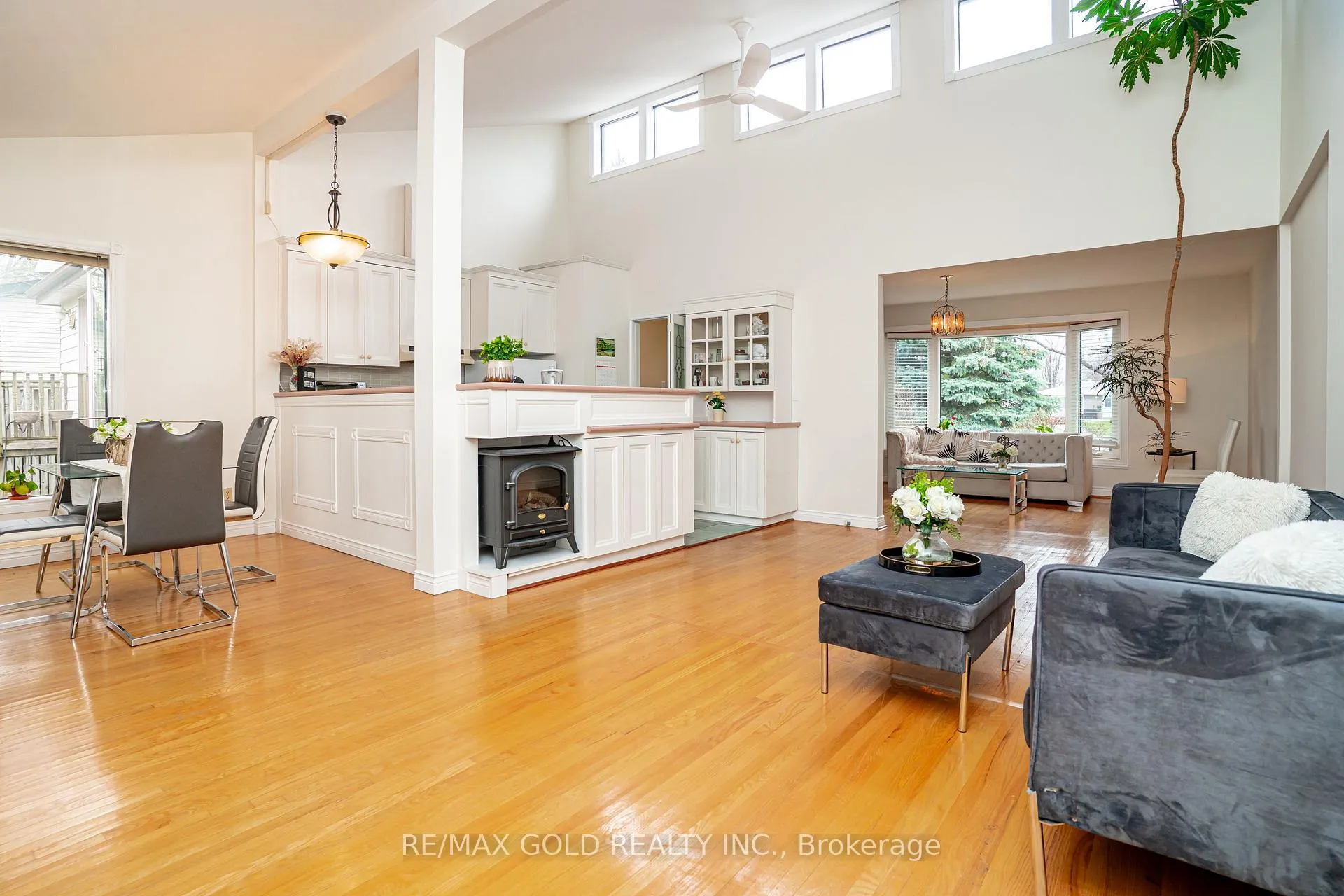 Photo 15 of 16 Donalda Place, Brampton, Southgate — HOMEH