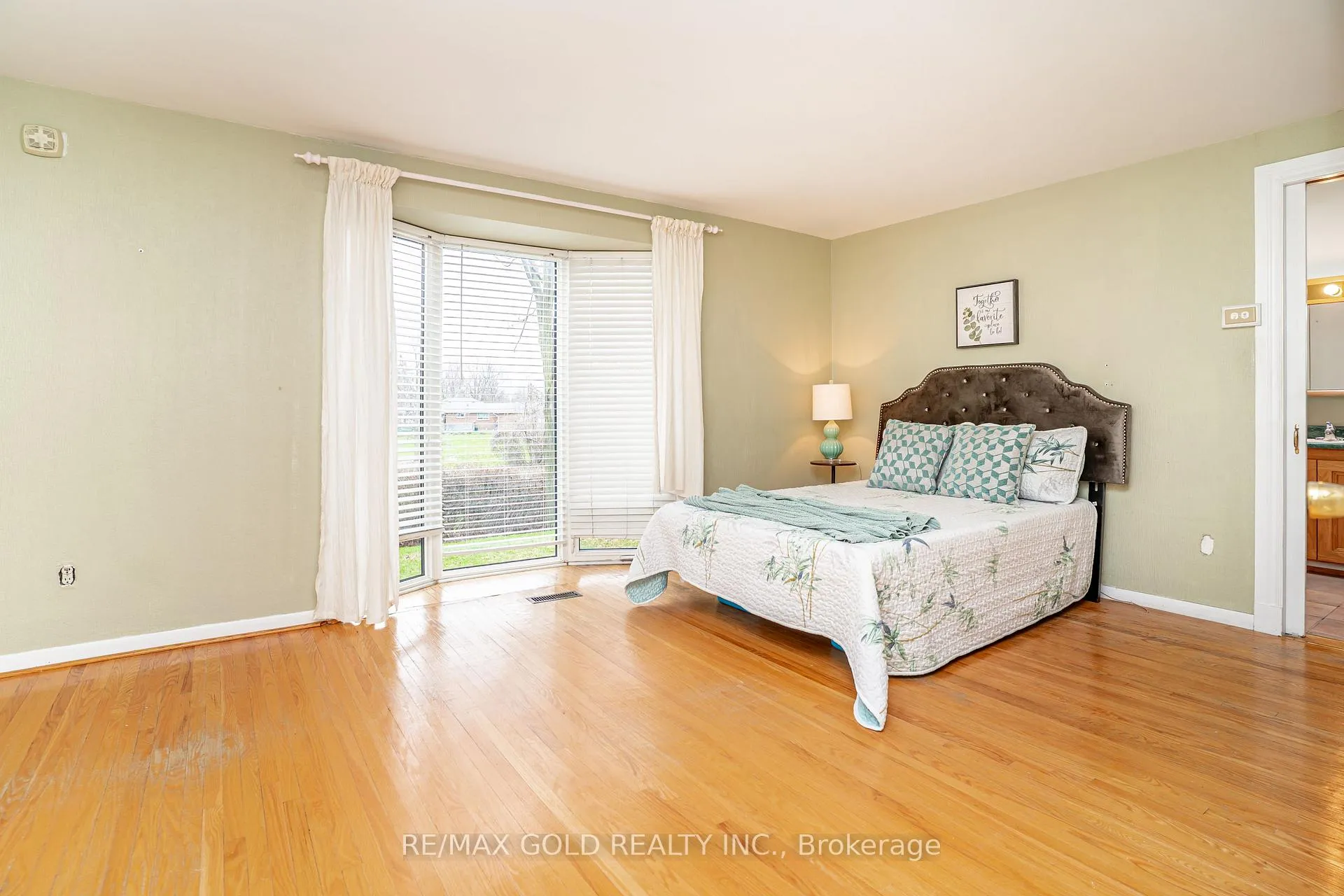 Photo 31 of 16 Donalda Place, Brampton, Southgate — HOMEH