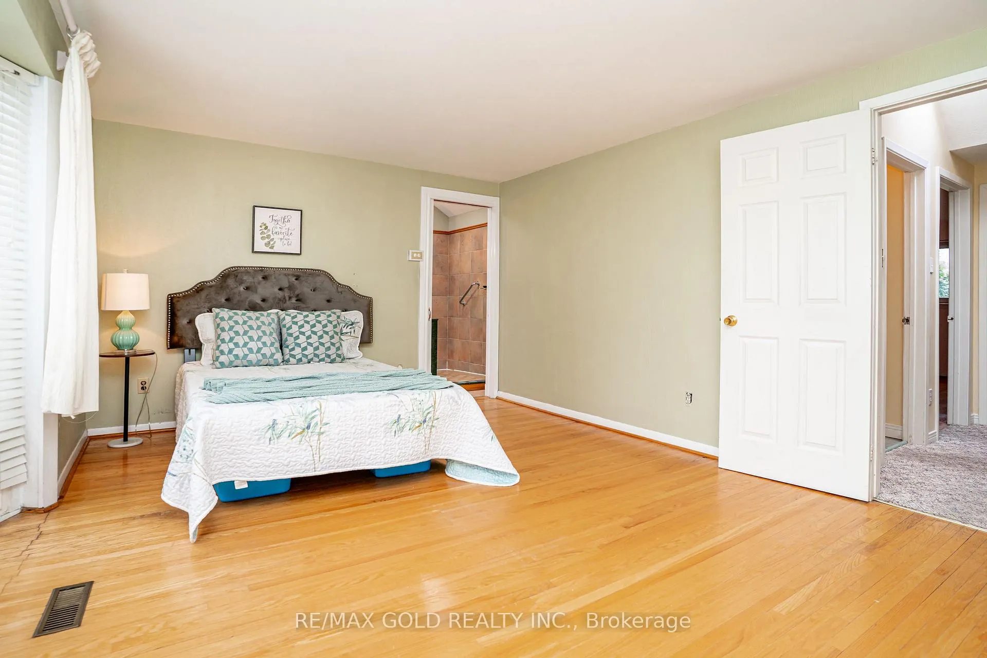 Photo 32 of 16 Donalda Place, Brampton, Southgate — HOMEH