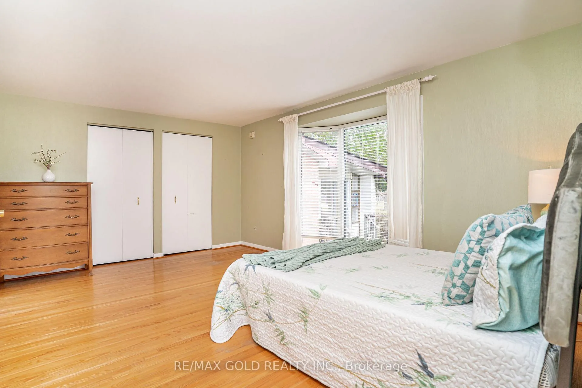 Photo 33 of 16 Donalda Place, Brampton, Southgate — HOMEH