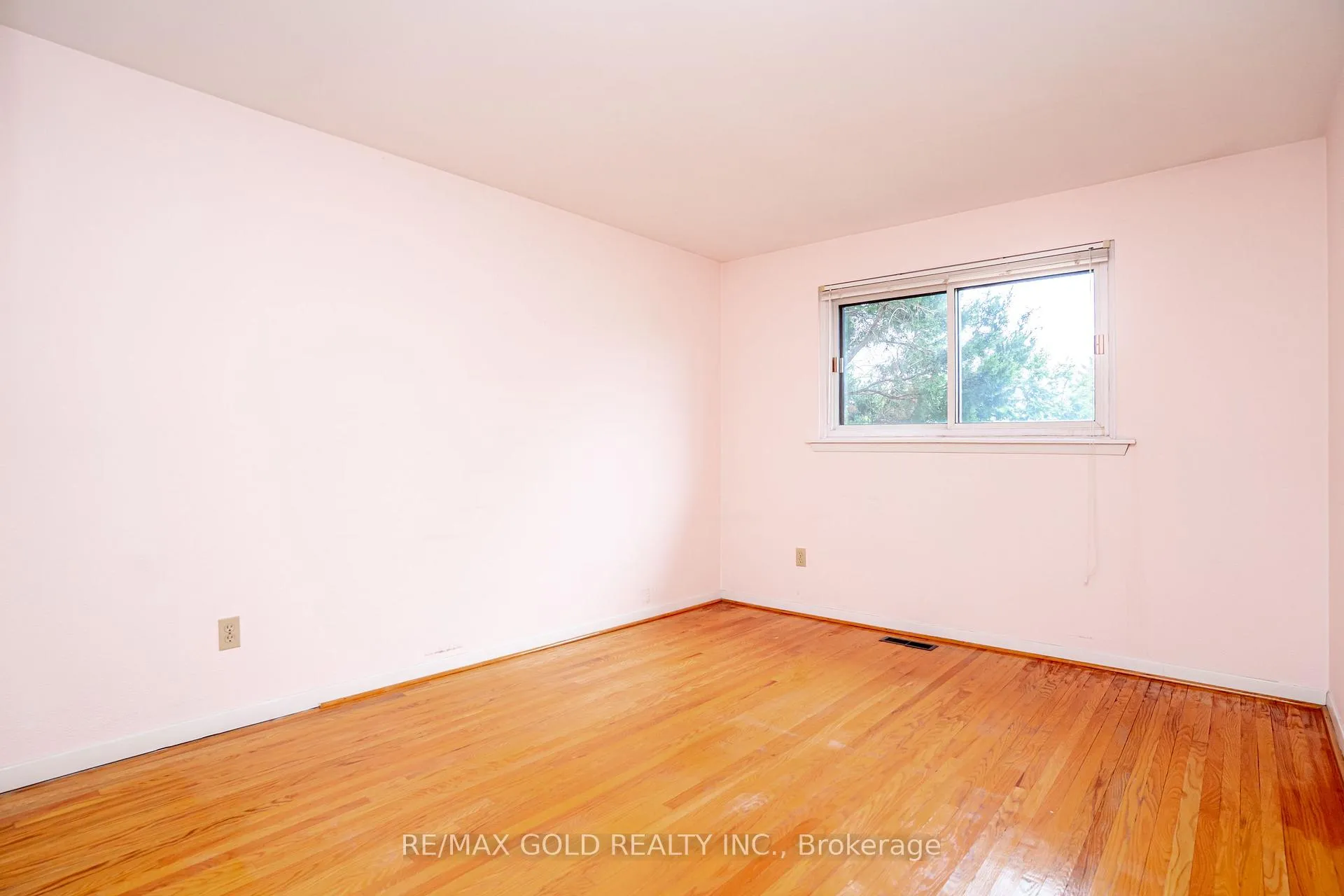 Photo 36 of 16 Donalda Place, Brampton, Southgate — HOMEH