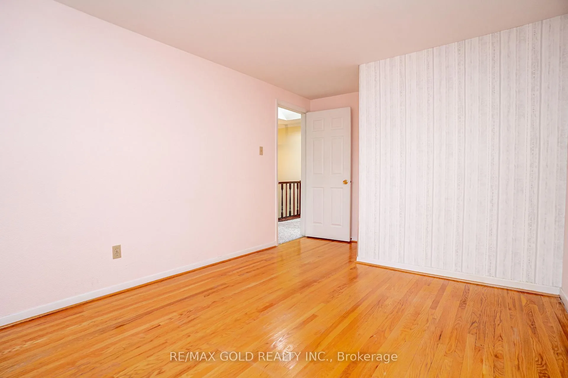 Photo 37 of 16 Donalda Place, Brampton, Southgate — HOMEH
