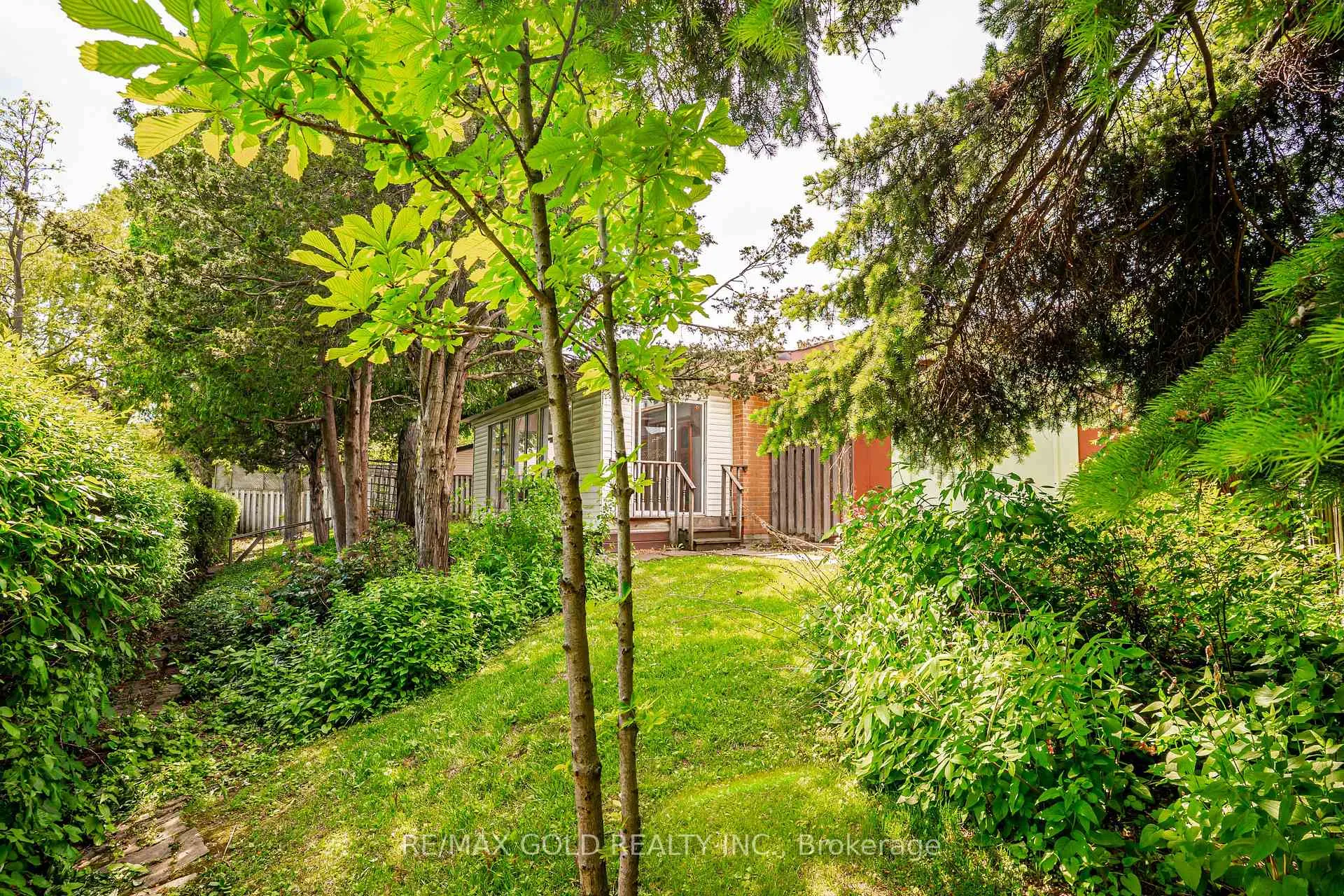 Photo 44 of 16 Donalda Place, Brampton, Southgate — HOMEH
