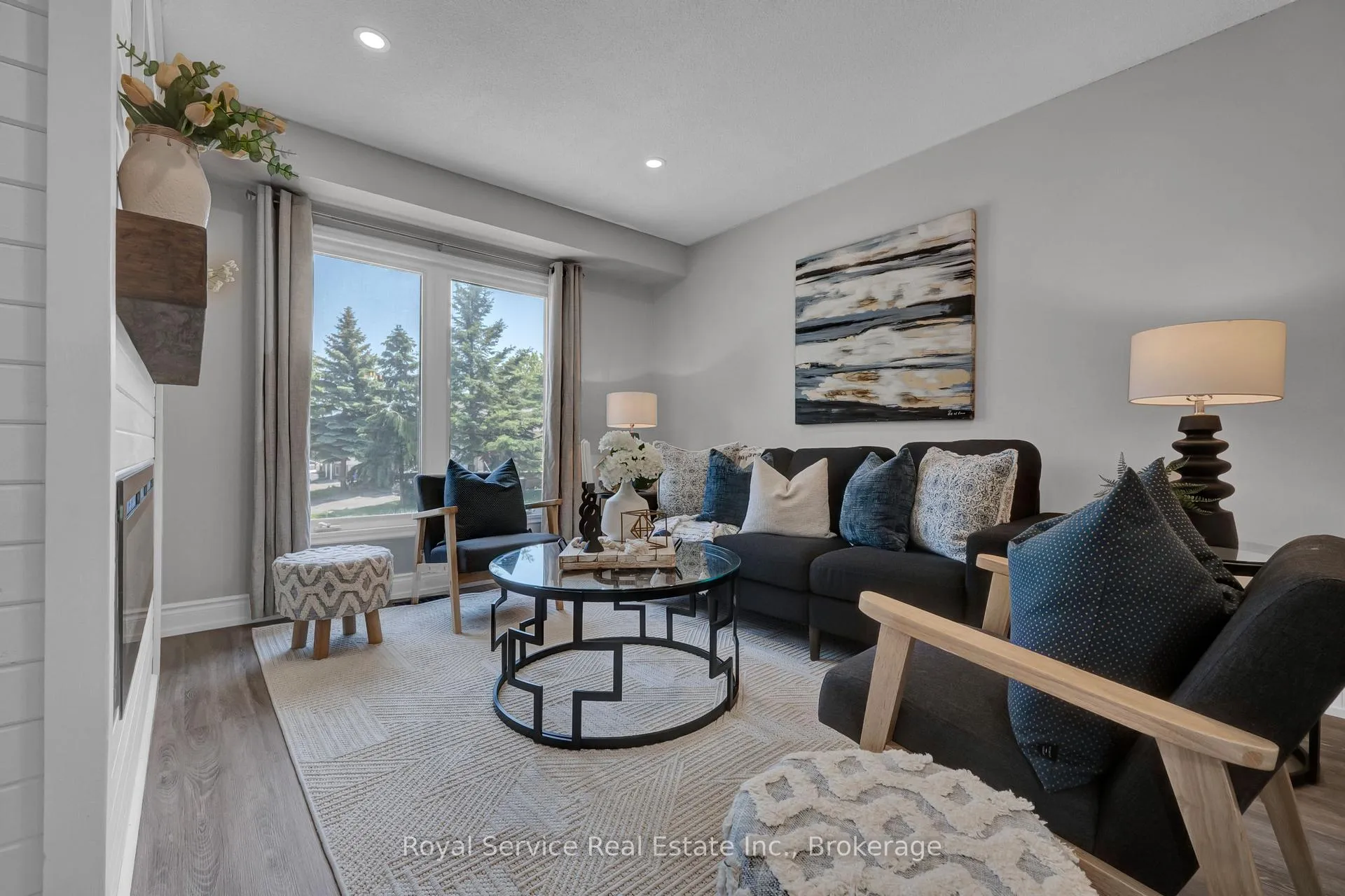 Photo 2 of 58 John Scott Court, Clarington, Bowmanville — HOMEH