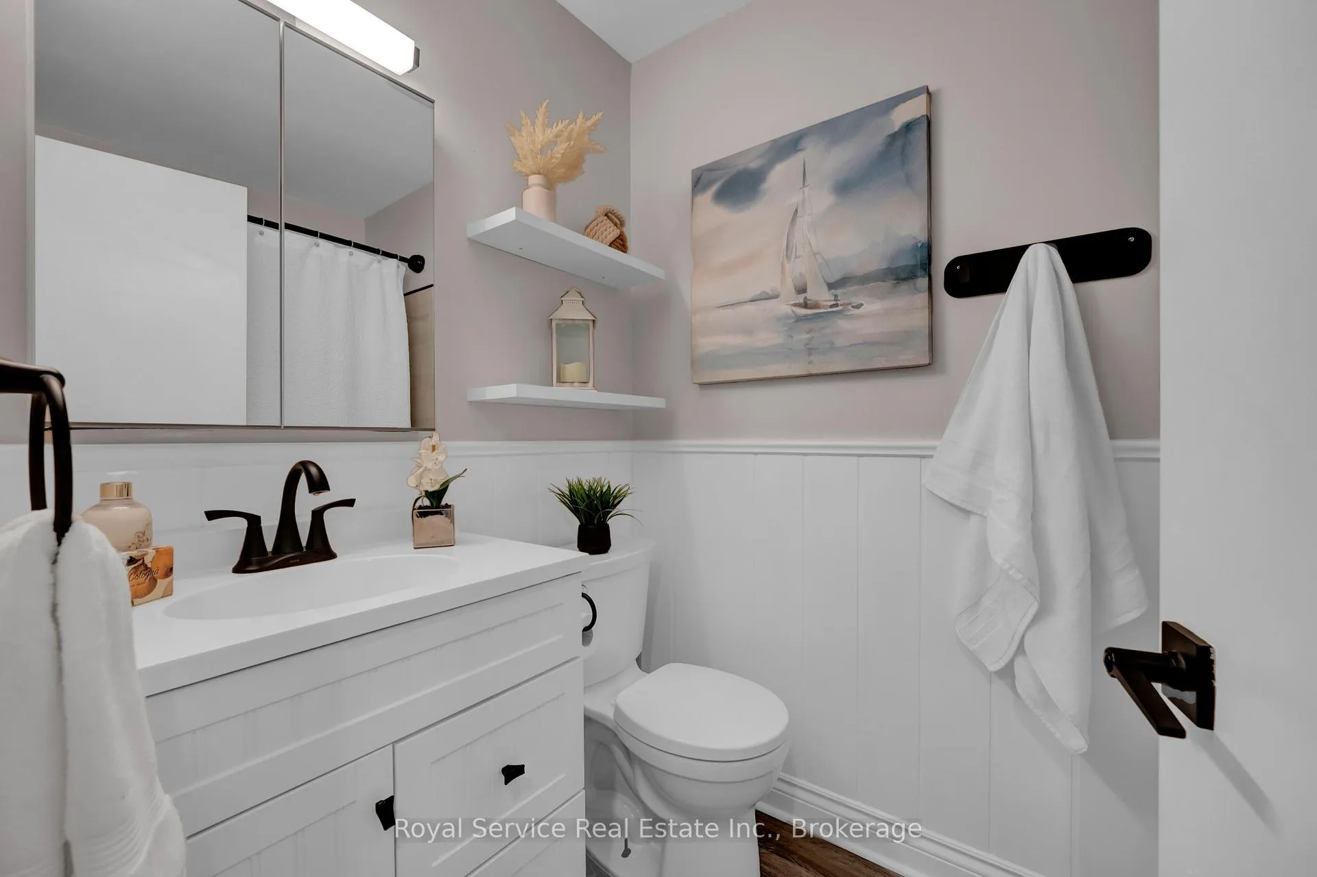 Photo 19 of 58 John Scott Court, Clarington, Bowmanville — HOMEH