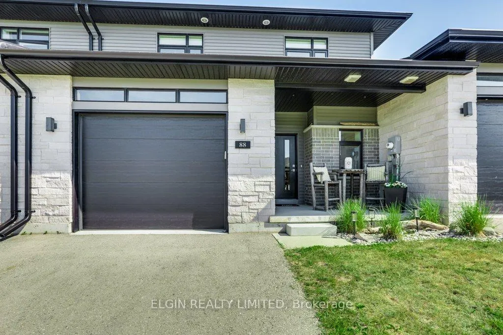 Photo 3 of 88 Rowe Avenue, South Huron, Exeter — HOMEH