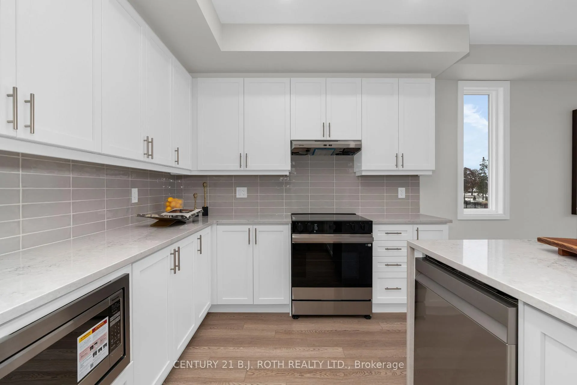 Photo 13 of 89 Lightfoot Drive, Orillia — HOMEH