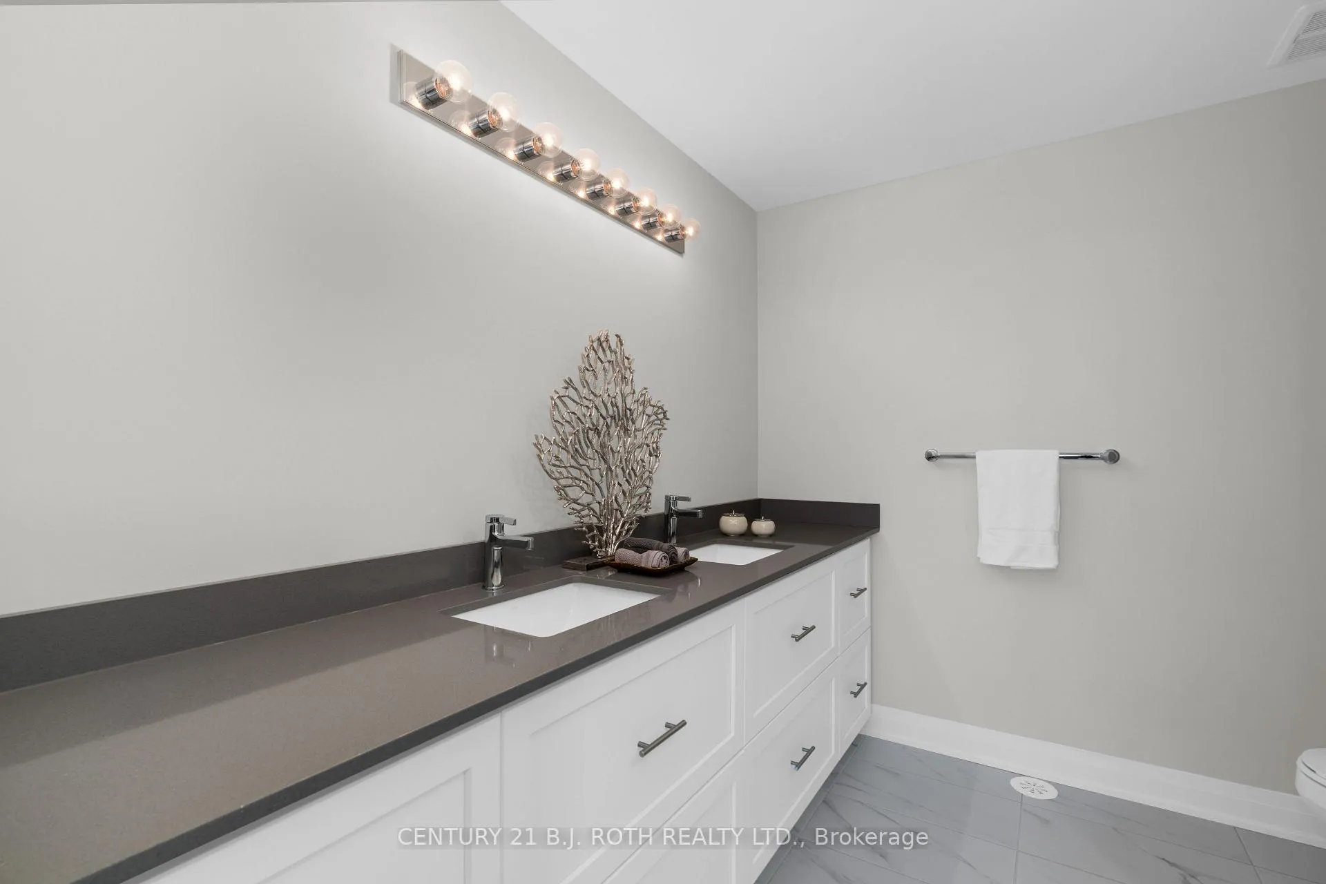 Photo 34 of 89 Lightfoot Drive, Orillia — HOMEH