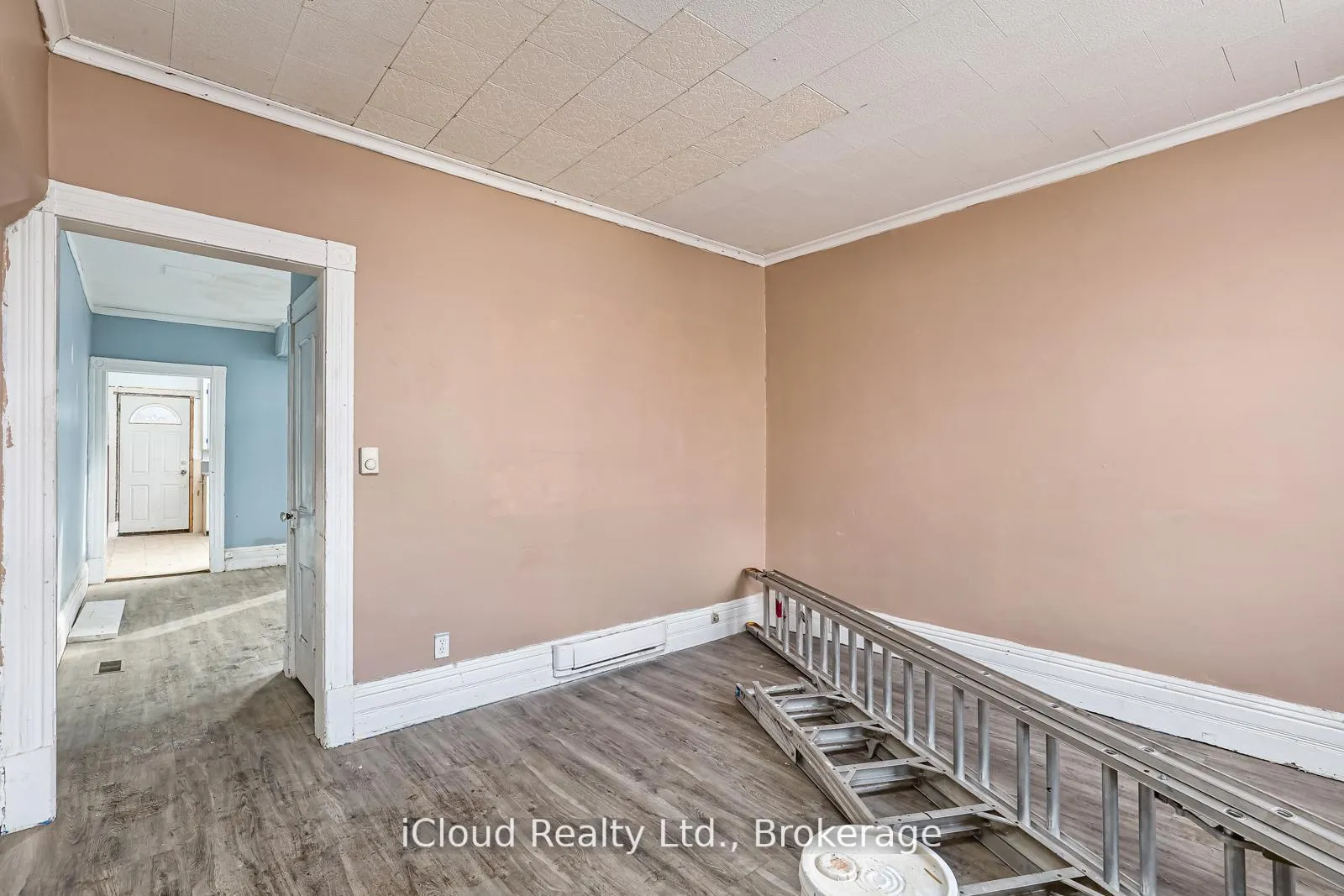 Photo 4 of 1083 3rd A Avenue E, Owen Sound — HOMEH
