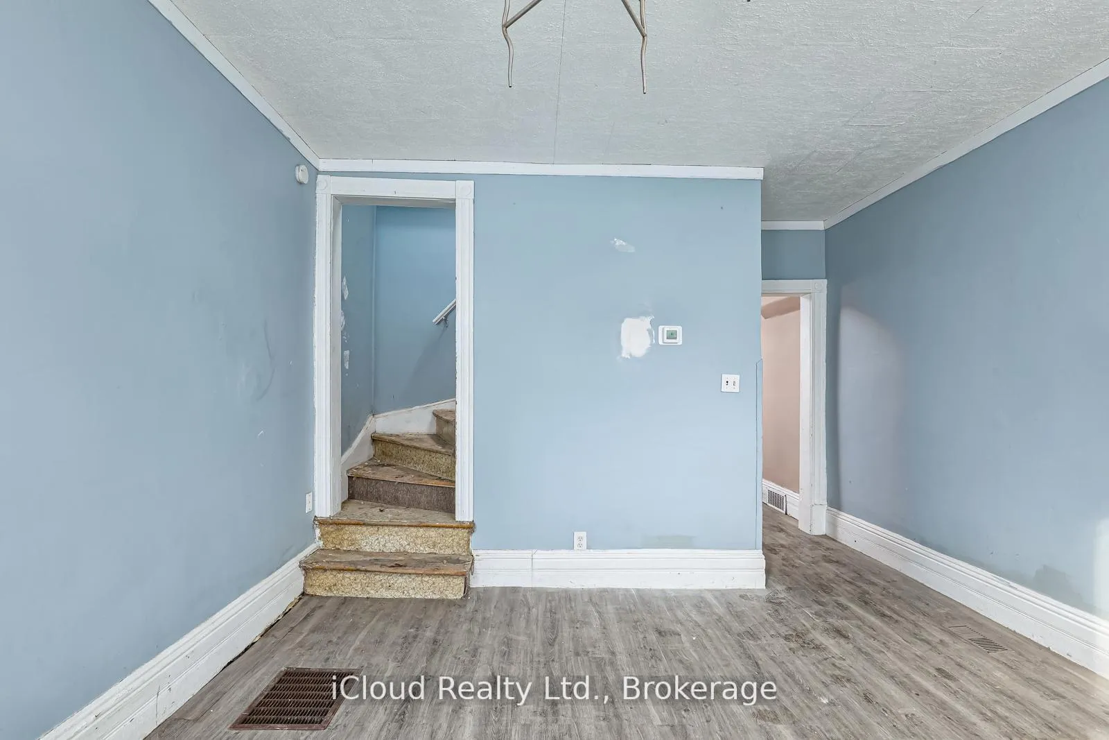 Photo 6 of 1083 3rd A Avenue E, Owen Sound — HOMEH