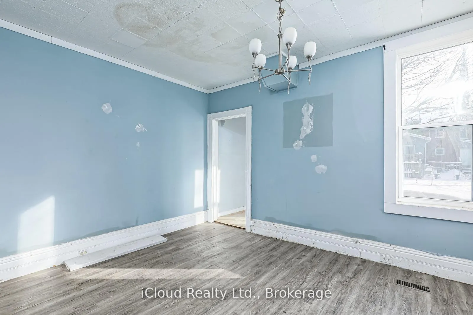 Photo 7 of 1083 3rd A Avenue E, Owen Sound — HOMEH