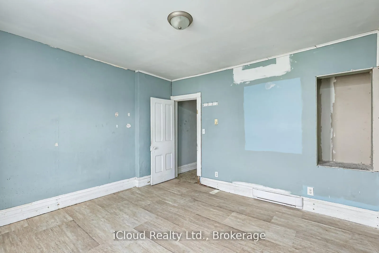 Photo 10 of 1083 3rd A Avenue E, Owen Sound — HOMEH