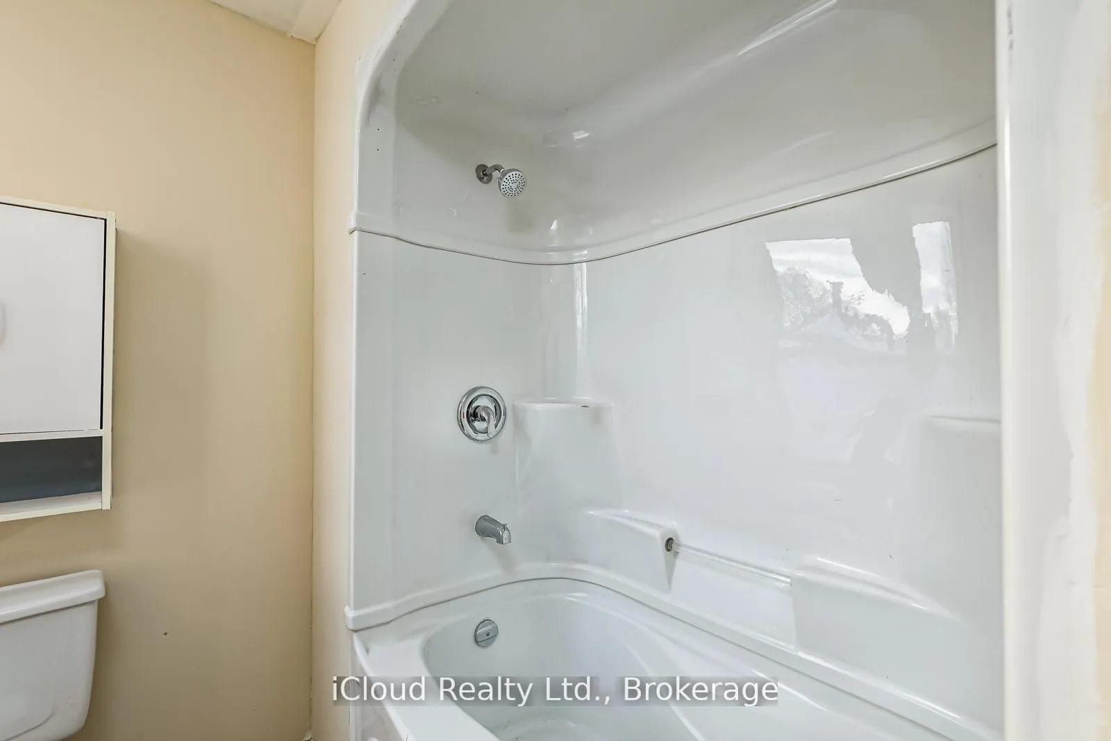 Photo 13 of 1083 3rd A Avenue E, Owen Sound — HOMEH