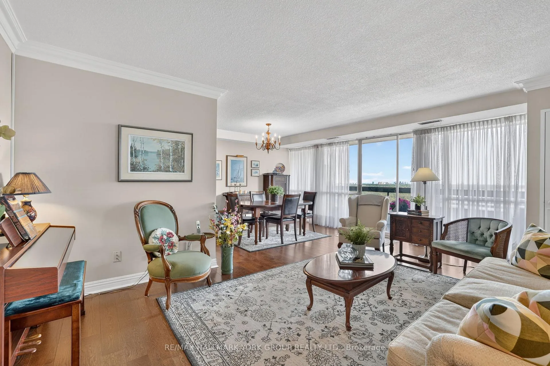 Photo 4 of Unit 1812, 8111 Yonge Street, Markham, Royal Orchard — HOMEH