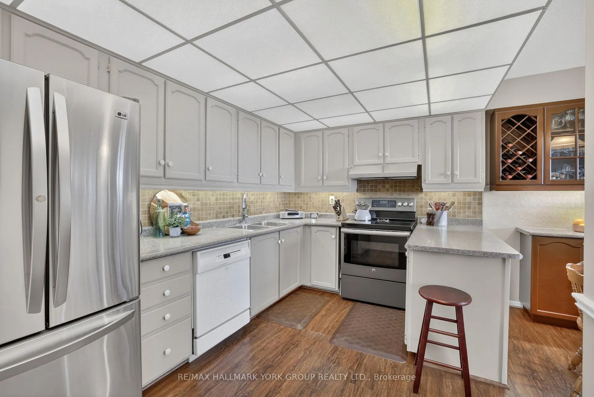 Photo 6 of Unit 1812, 8111 Yonge Street, Markham, Royal Orchard — HOMEH