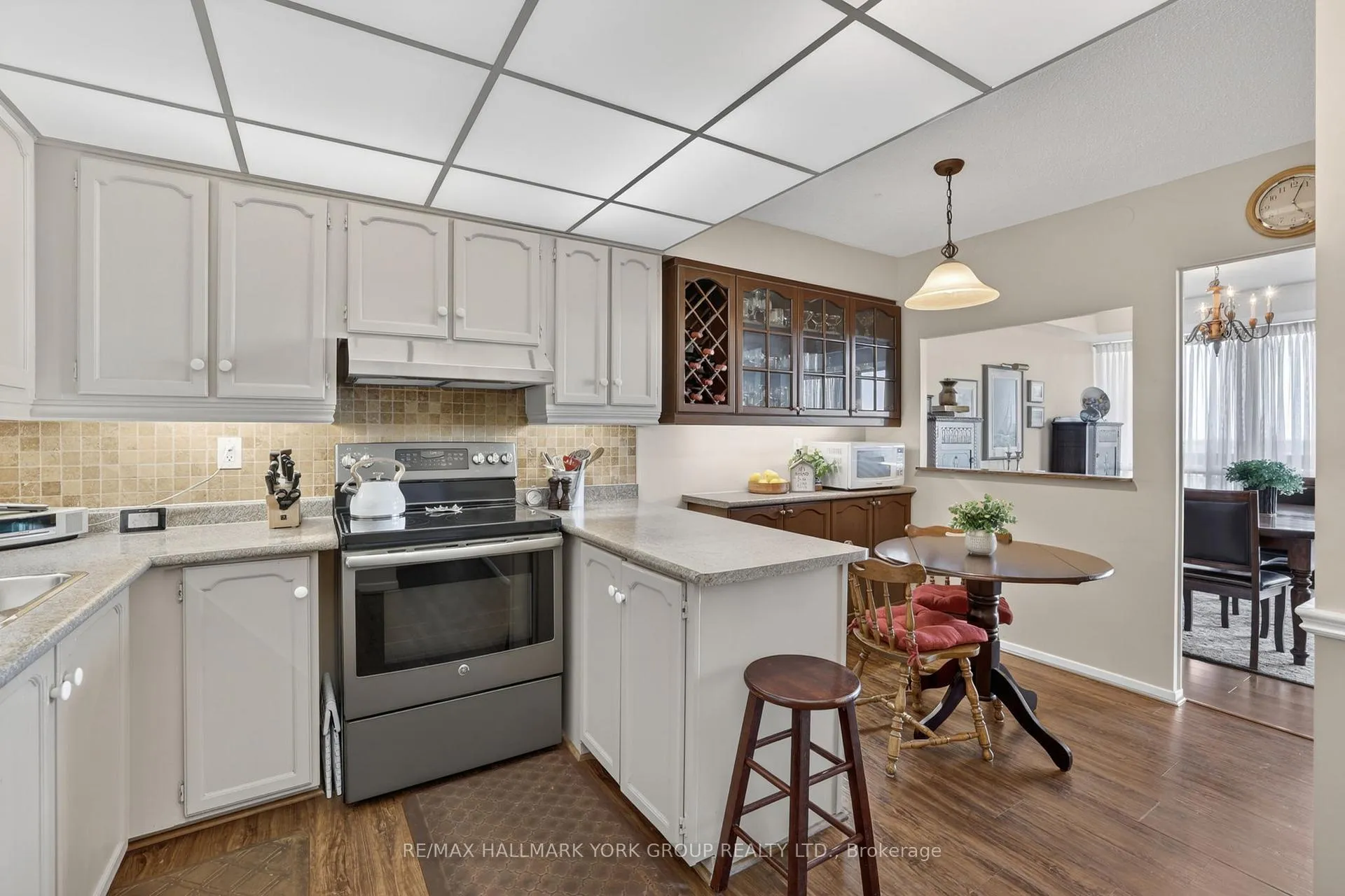 Photo 8 of Unit 1812, 8111 Yonge Street, Markham, Royal Orchard — HOMEH