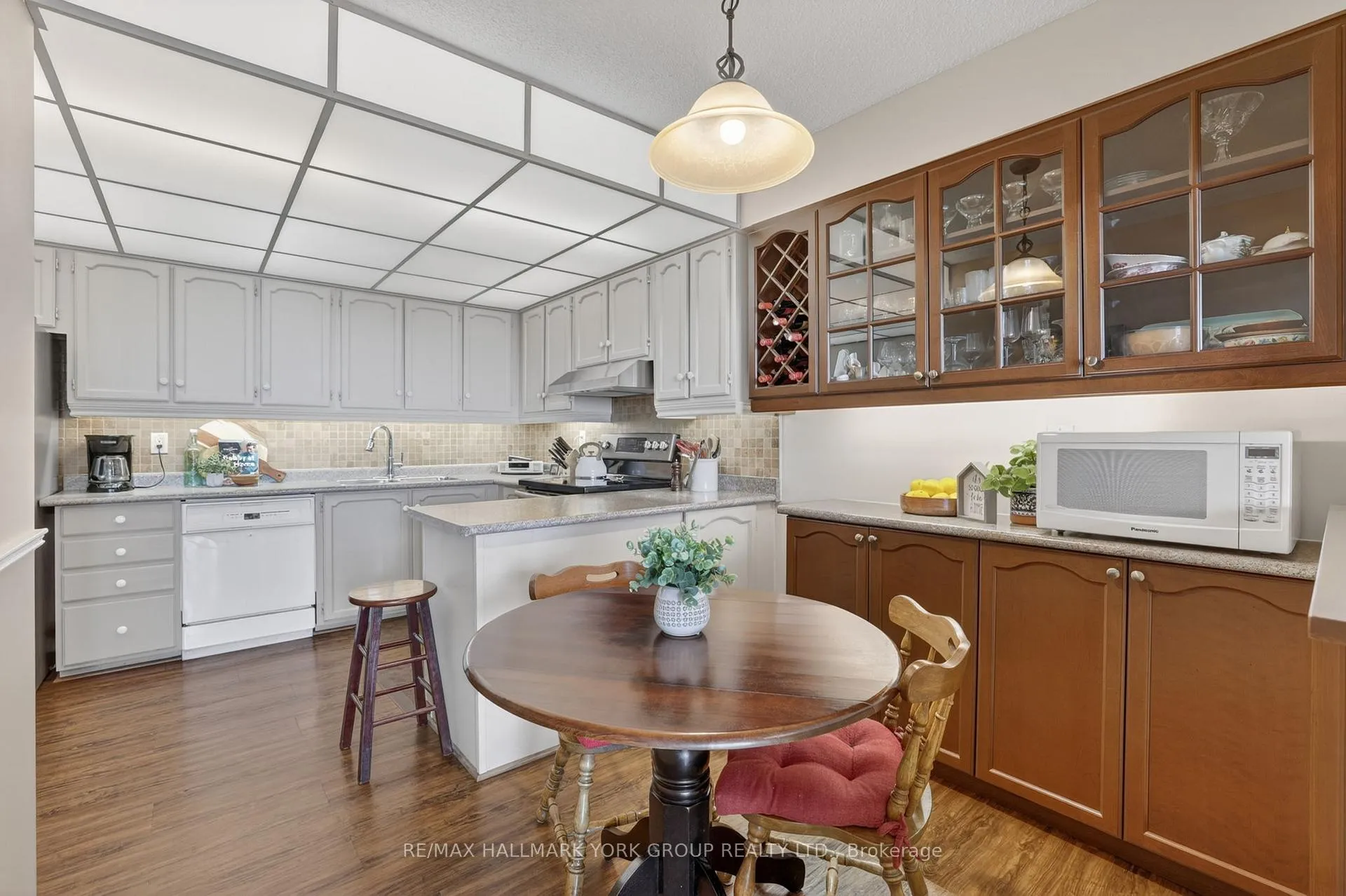 Photo 10 of Unit 1812, 8111 Yonge Street, Markham, Royal Orchard — HOMEH
