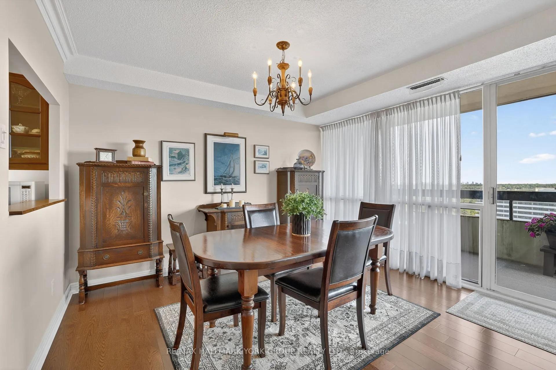 Photo 11 of Unit 1812, 8111 Yonge Street, Markham, Royal Orchard — HOMEH