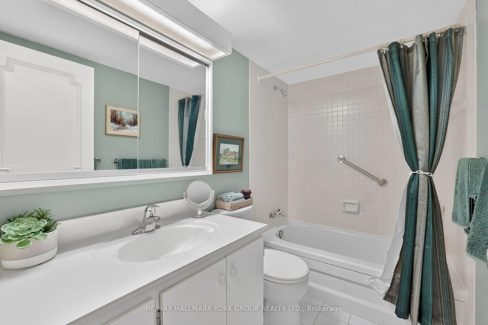 Photo 20 of Unit 1812, 8111 Yonge Street, Markham, Royal Orchard — HOMEH