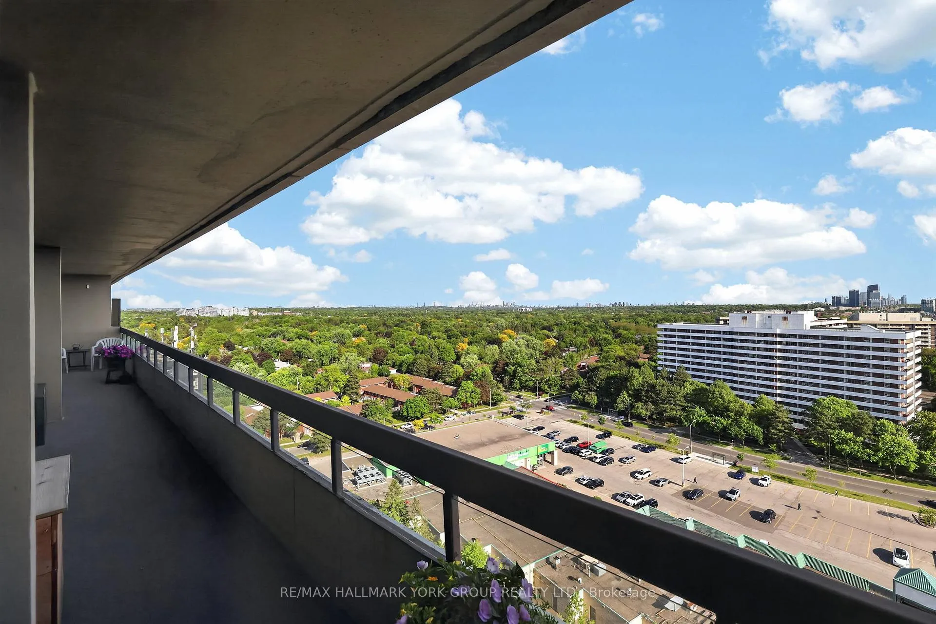 Photo 30 of Unit 1812, 8111 Yonge Street, Markham, Royal Orchard — HOMEH
