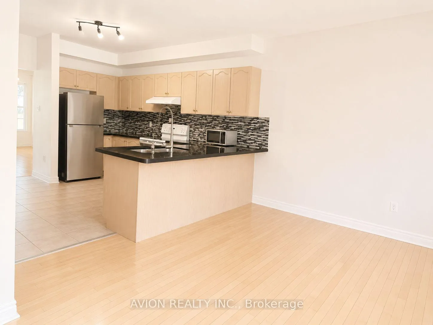 Photo 4 of 9 Riverlands Avenue, Markham, Cornell — HOMEH