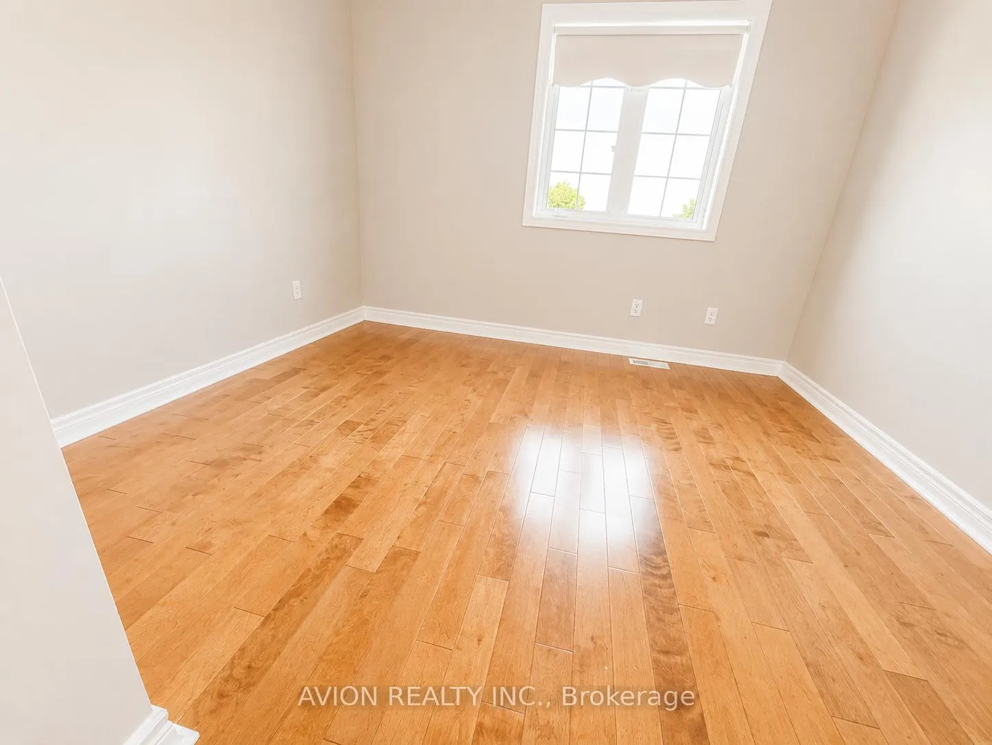 Photo 7 of 9 Riverlands Avenue, Markham, Cornell — HOMEH