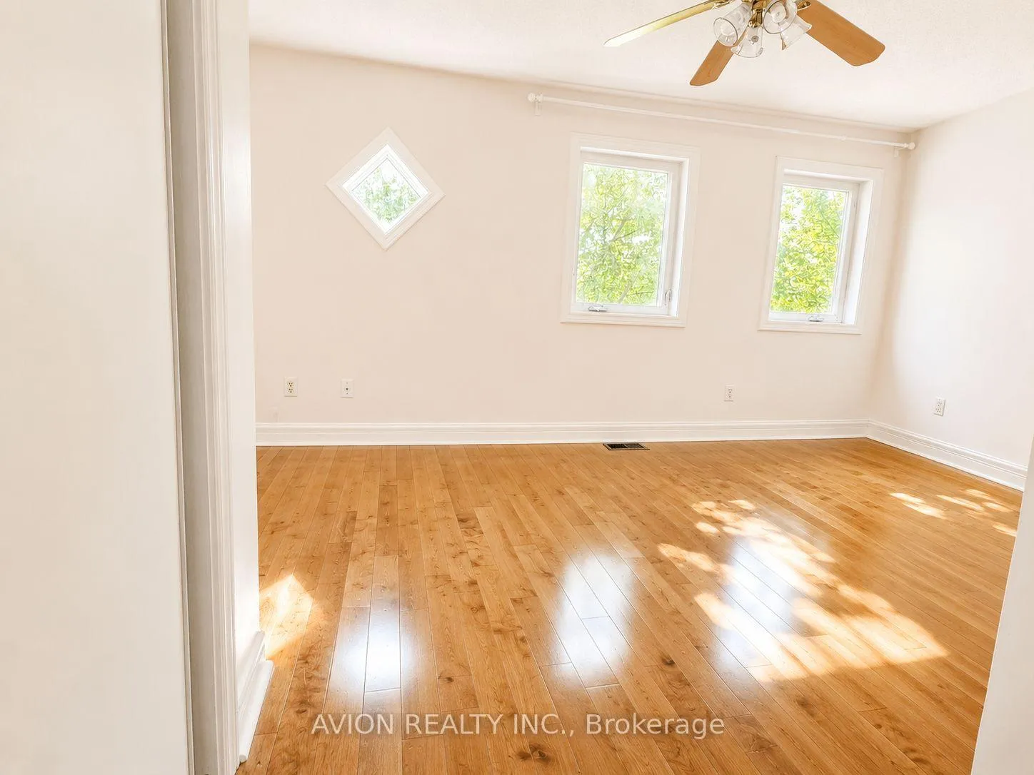 Photo 11 of 9 Riverlands Avenue, Markham, Cornell — HOMEH