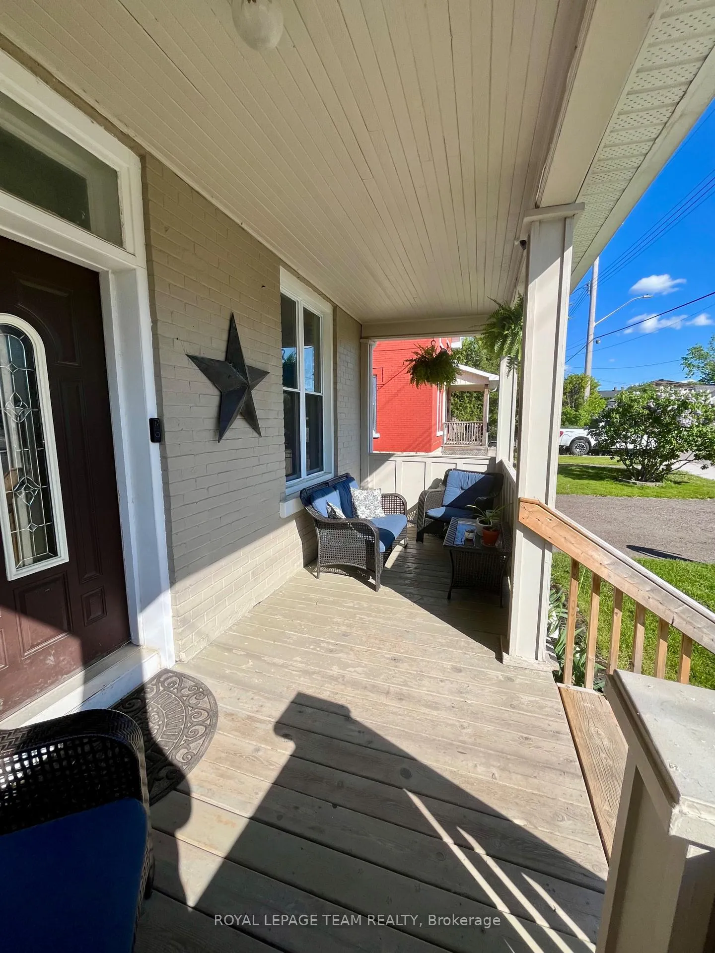 Photo 2 of 71 Argyle Street N, Renfrew — HOMEH