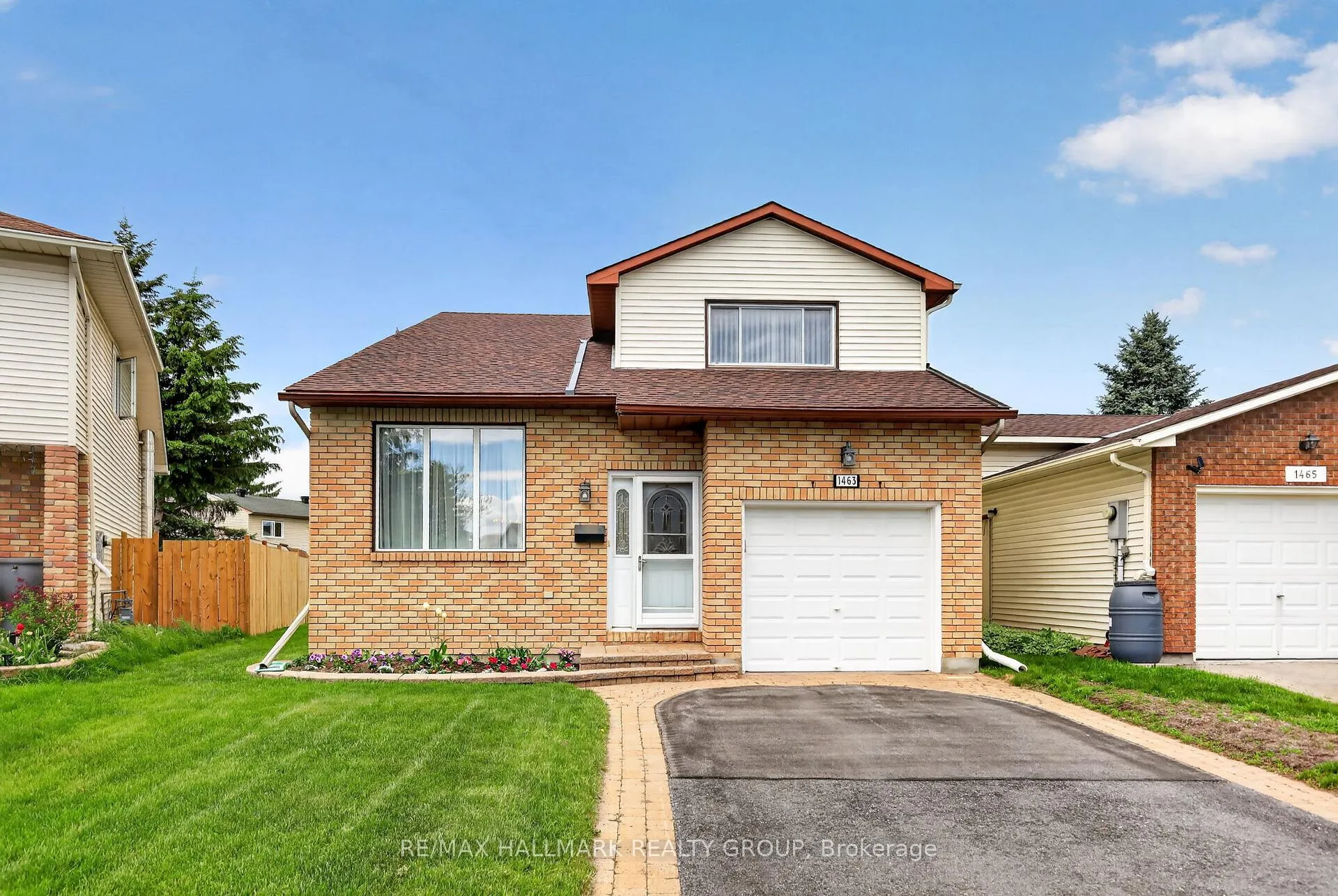 Front of 1463 Kamouraska Circle